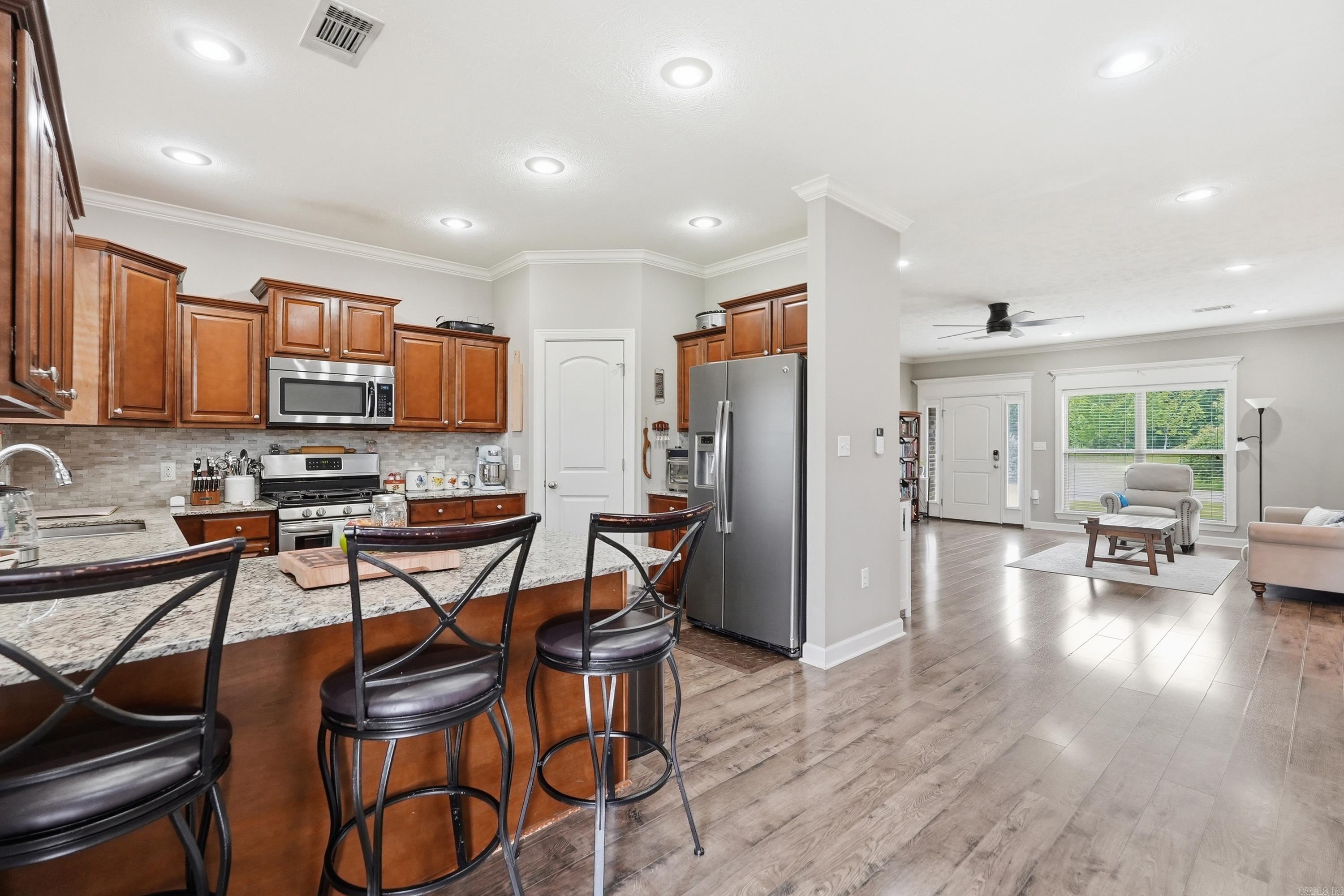 MAKENNA COVE - Residential