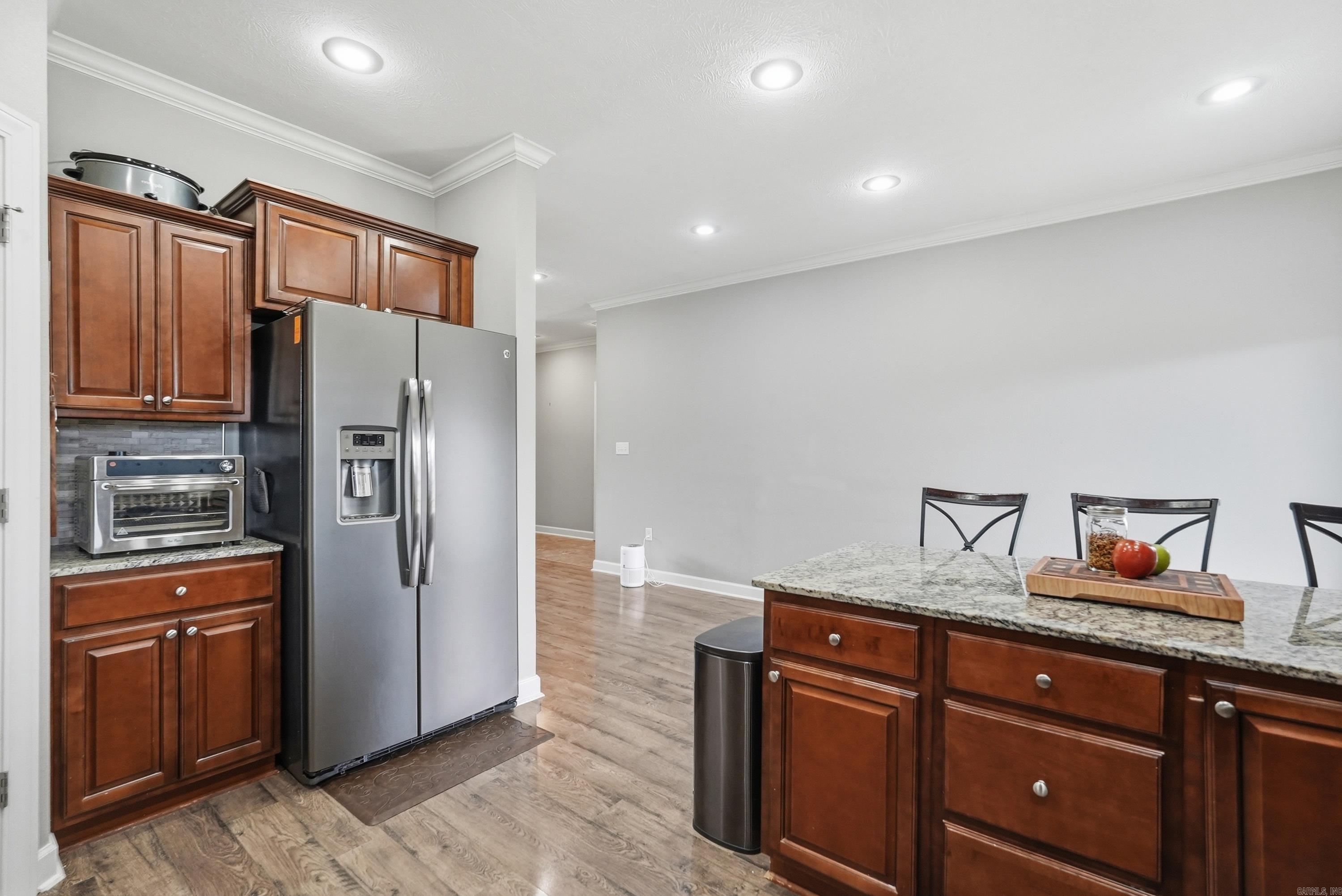 MAKENNA COVE - Residential