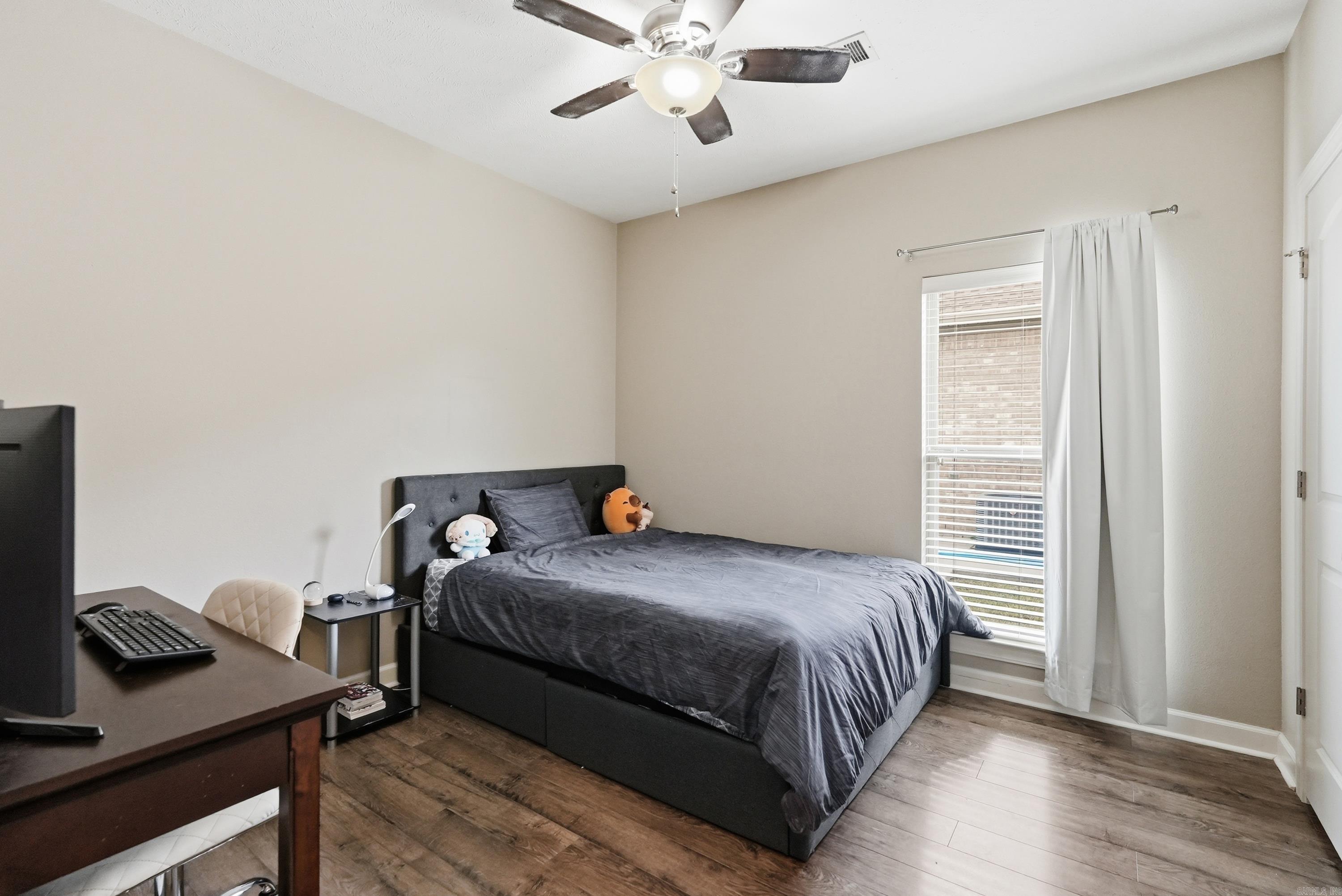 MAKENNA COVE - Residential