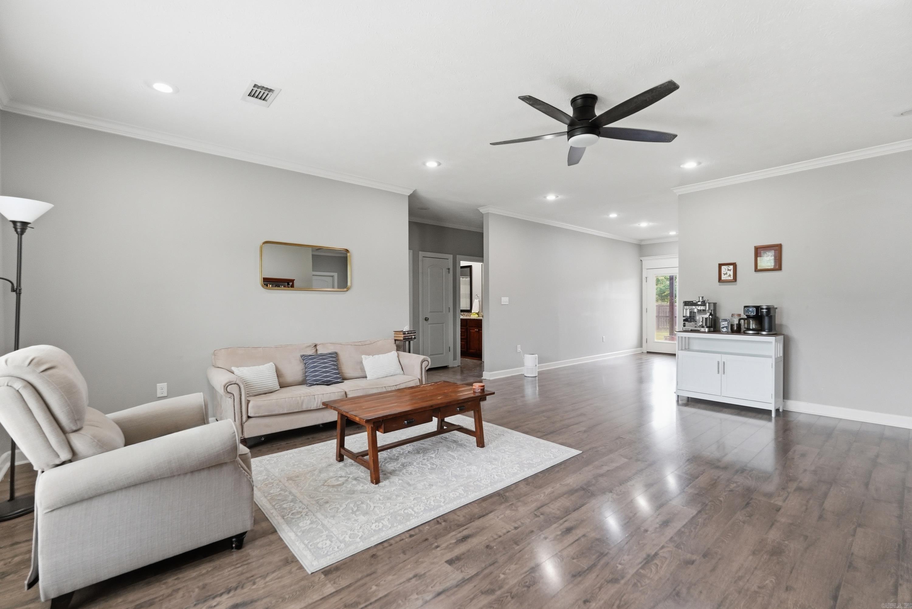 MAKENNA COVE - Residential