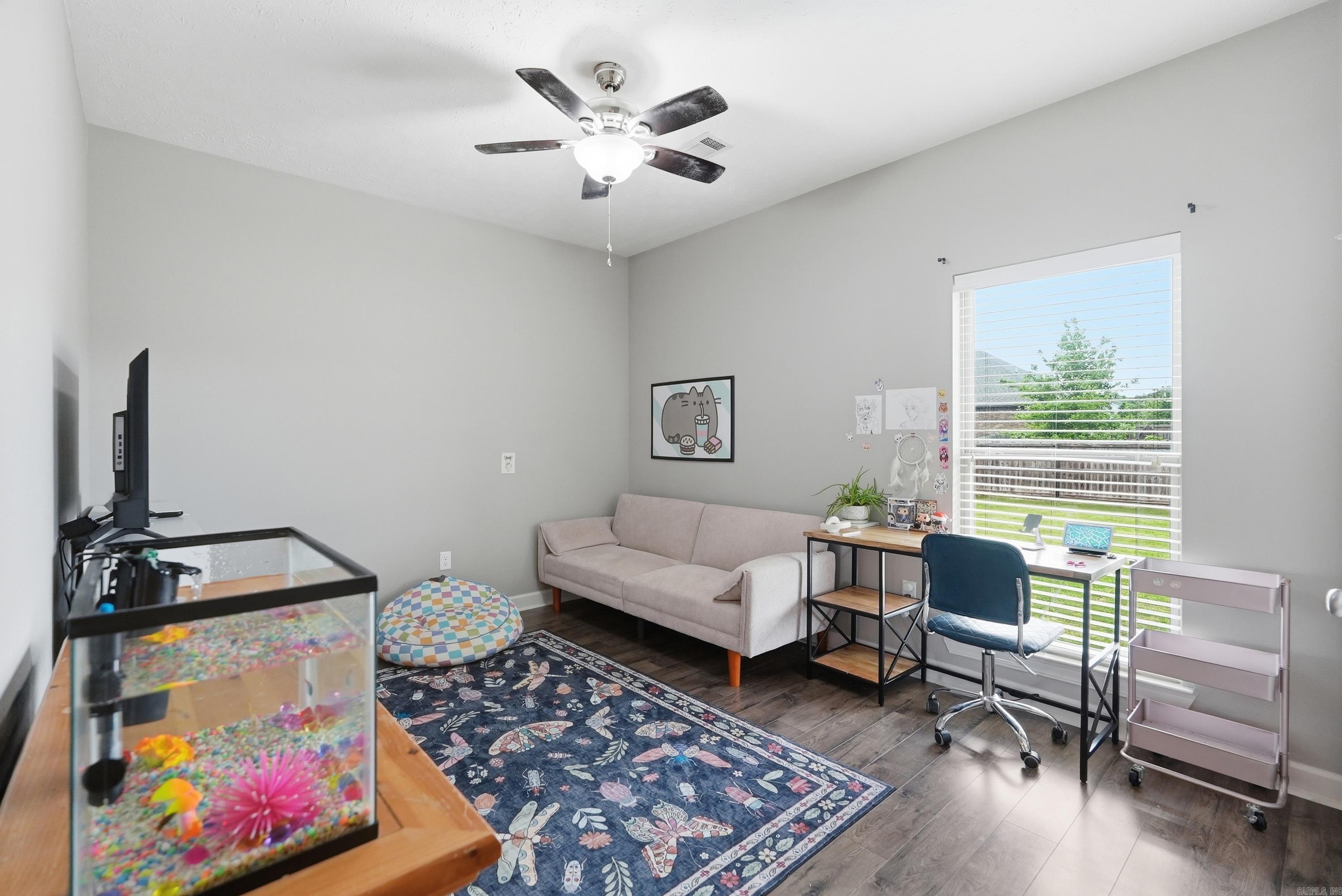 MAKENNA COVE - Residential