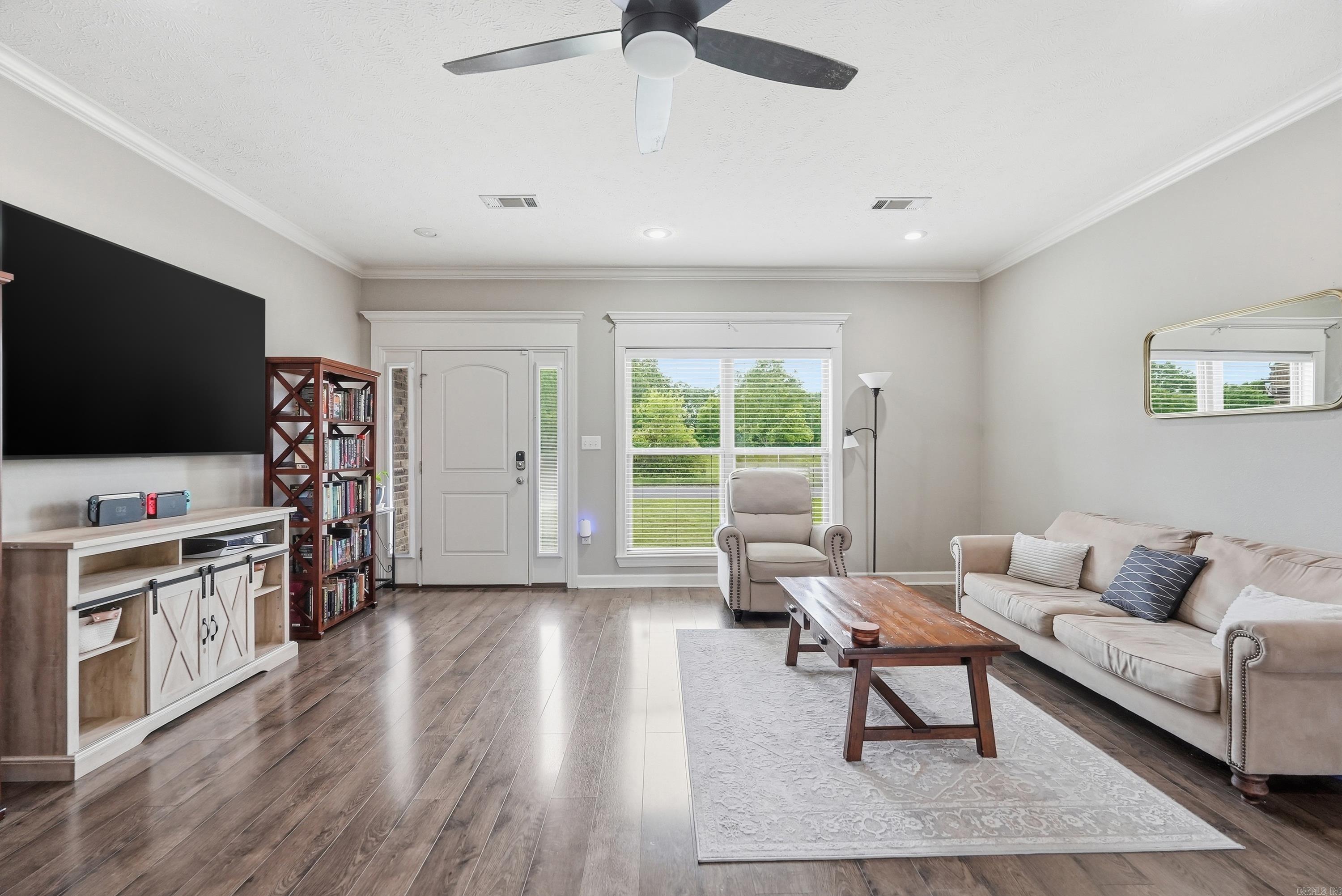 MAKENNA COVE - Residential