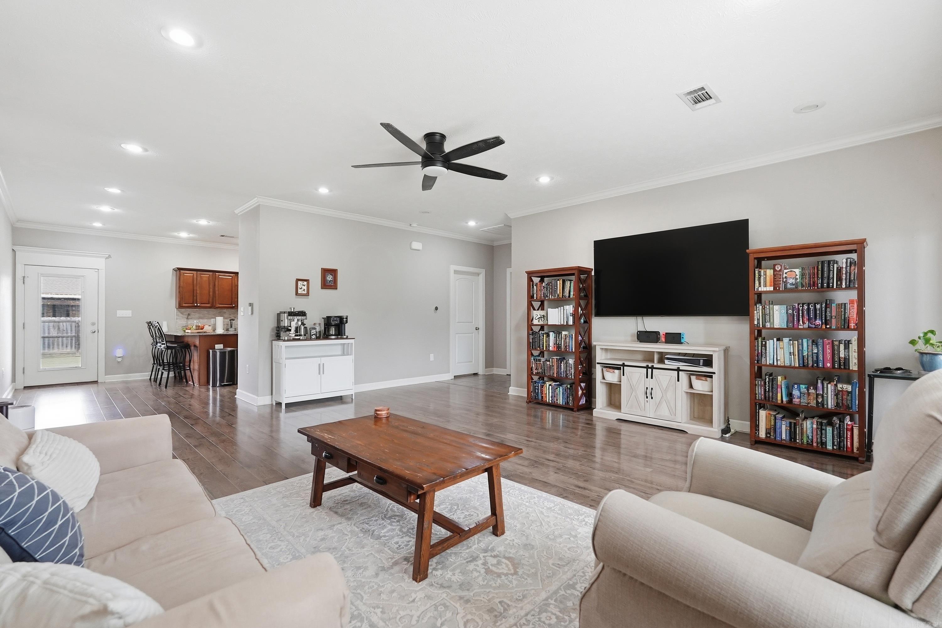 MAKENNA COVE - Residential