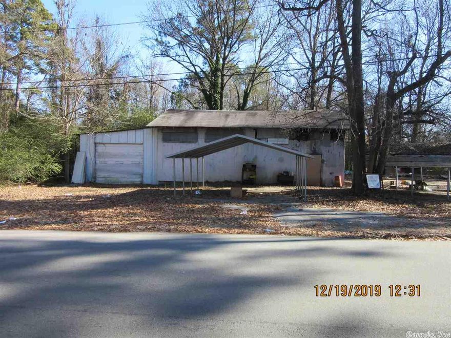 Great commerical location just off Baseline Rd