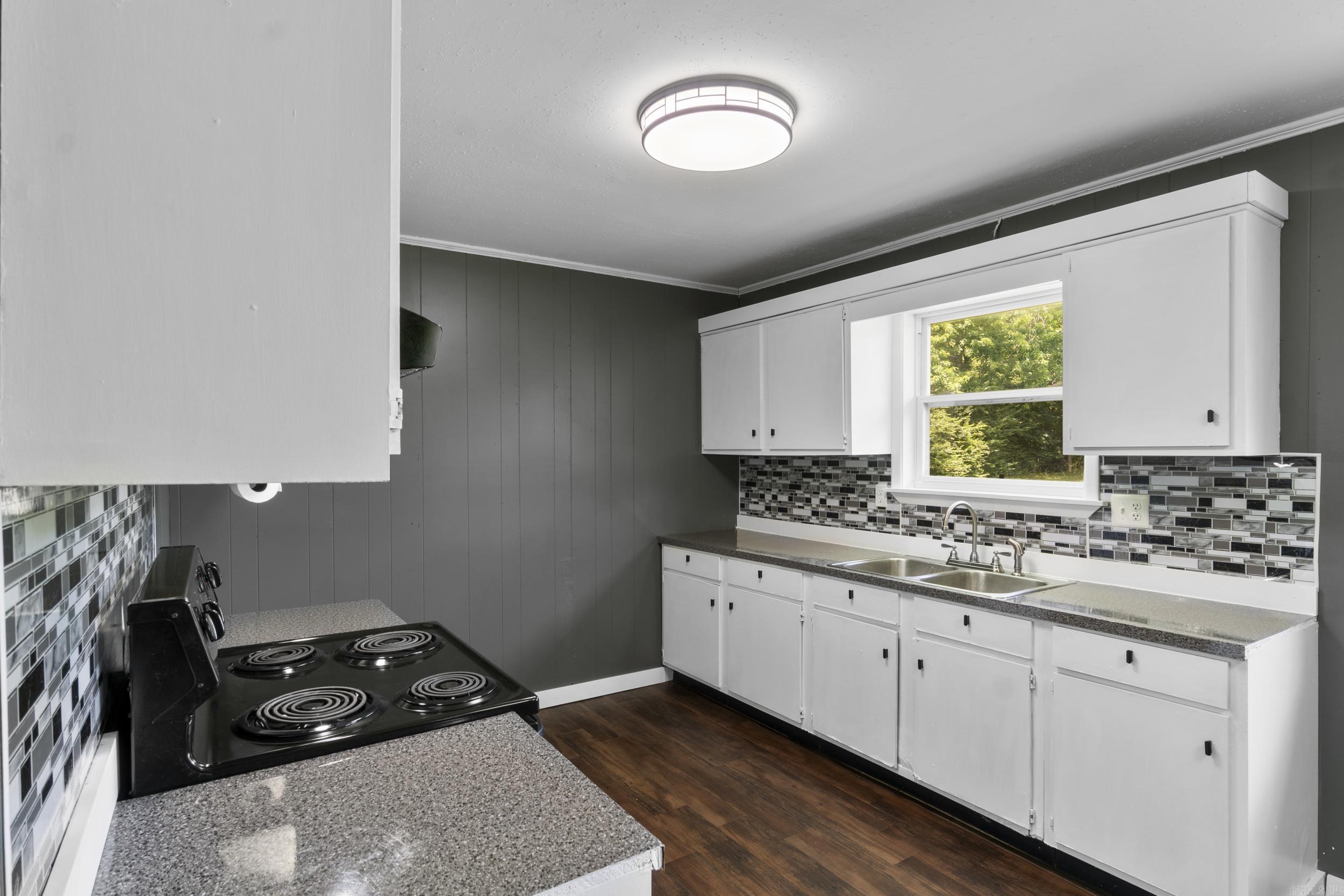 CEDAR CREST - Residential