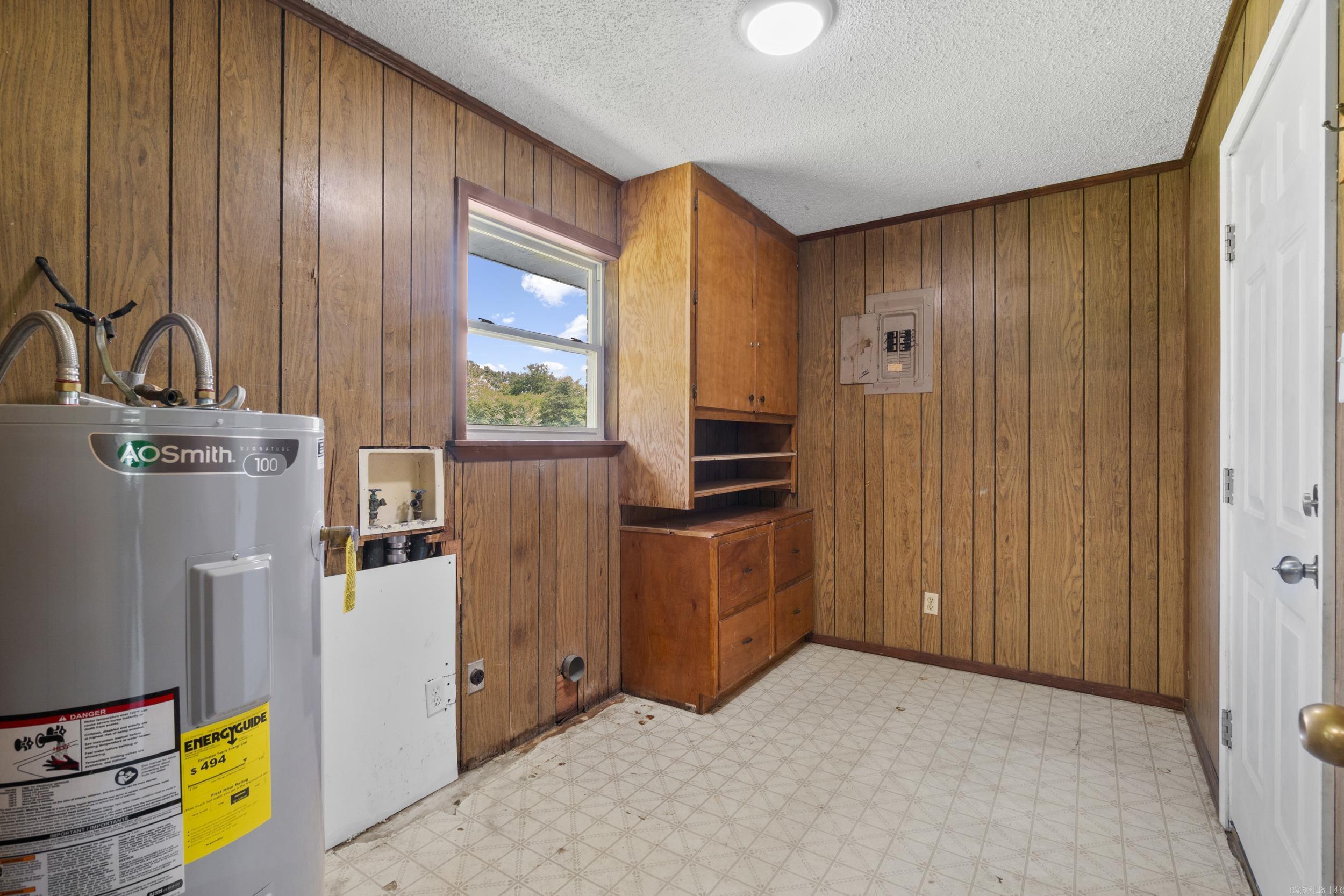 CEDAR CREST - Residential