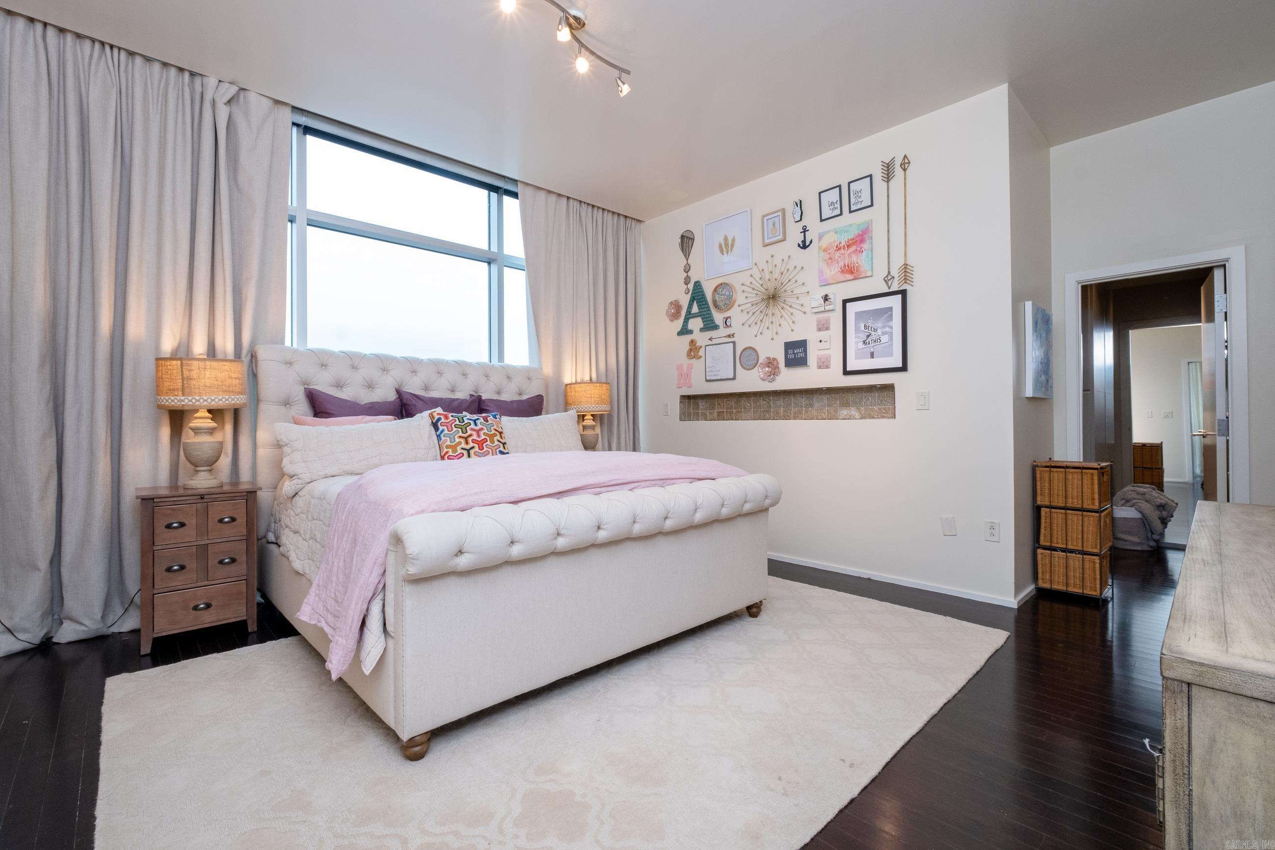 River Market - Residential Lease