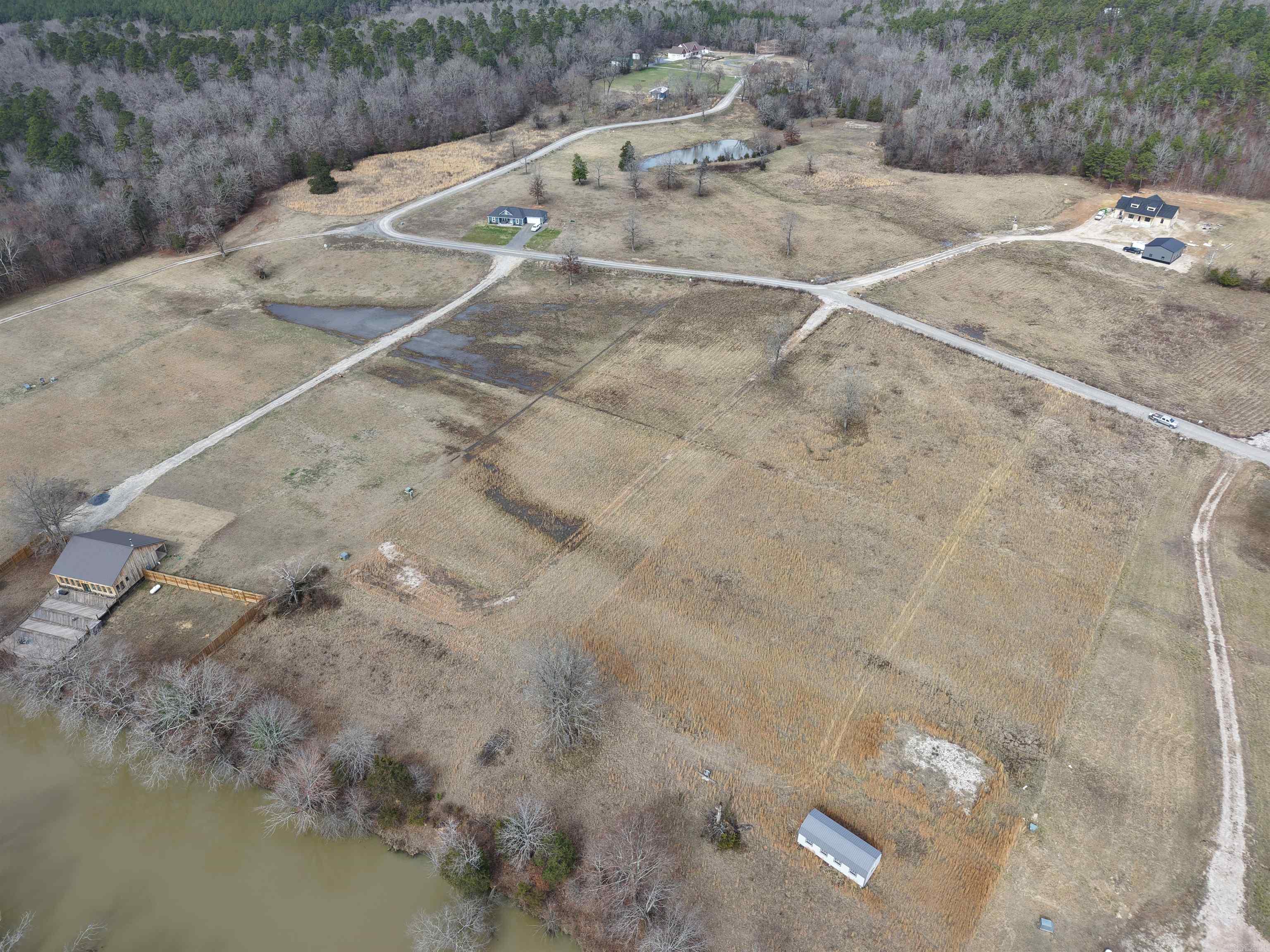 REVAS RETREAT - Land