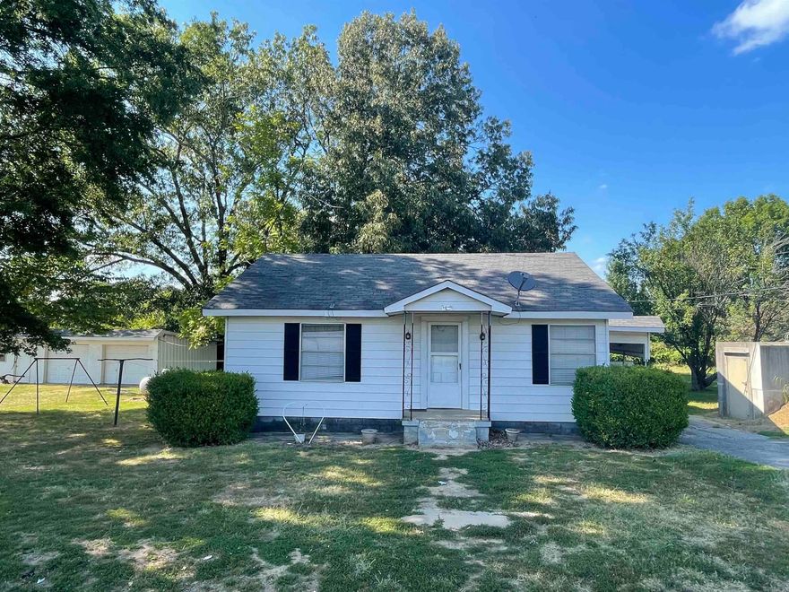 Nestled on nearly 2 acres of land off Highway 64 in Faulkner County, this home has tons of potential! This property would be perfect for a first time home owner or someone looking for a project. Just a short drive from Conway for all your shopping, dining, and entertainment needs. The property includes a detached garage for vehicle storage, tools, or transforming into a workshop. Don’t miss out on this opportunity! Contact us today to schedule a showing and see the potential for yourself! The 47+/- acres and barn attached to this property is also for sale if interested in purchasing both (MLS#: 24030307). Agents see remarks.
