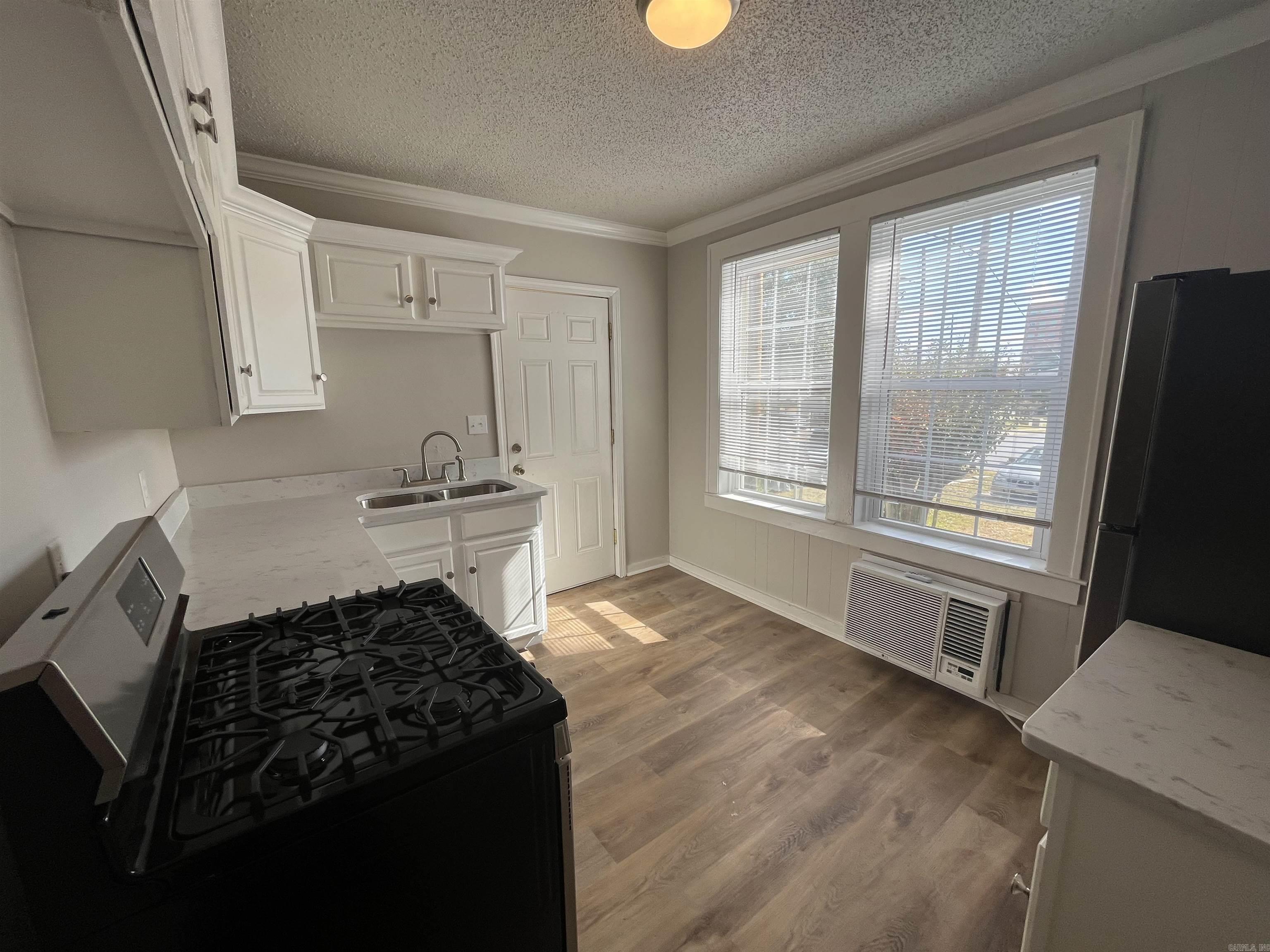 Hill Crest - Residential Lease