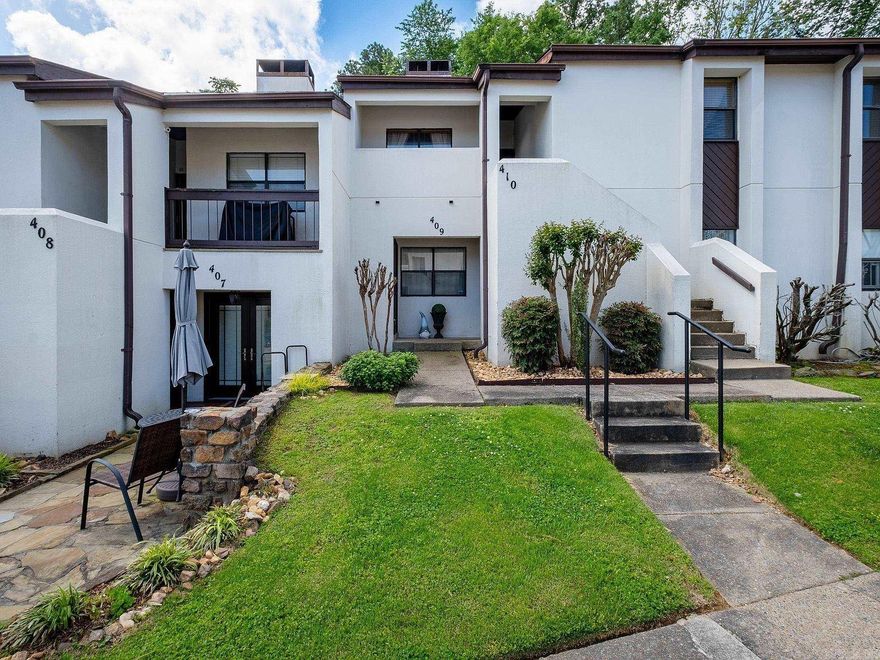 For Rent – 301 Kingsrow Dr, Unit 207  Beautifully updated and spacious 1 bed, 1 bath first-floor unit offering 850 sq. ft. of comfortable, modern living. Located in a quiet community with great amenities, this home is packed with upgraded features and thoughtful details throughout.  Key Features:  Rent: $1,050/month  Deposit: $1,050  Water & trash included in rent  Granite countertops  Hardwood and tile flooring throughout  Crown molding  Wood-burning fireplace  Stainless steel upgraded kitchen appliances  Washer & dryer included  All-new Elfa shelving closets for excellent storage  Large walk-in closet  Private balcony overlooking a peaceful greenbelt  Two reserved parking spots  One parking spot located directly in front of the unit  Community pool  First-floor unit  This rare find combines modern upgrades with a serene setting and convenient amenities. Don’t miss the chance to make this beautiful space your new home!  Contact us today to schedule a viewing.