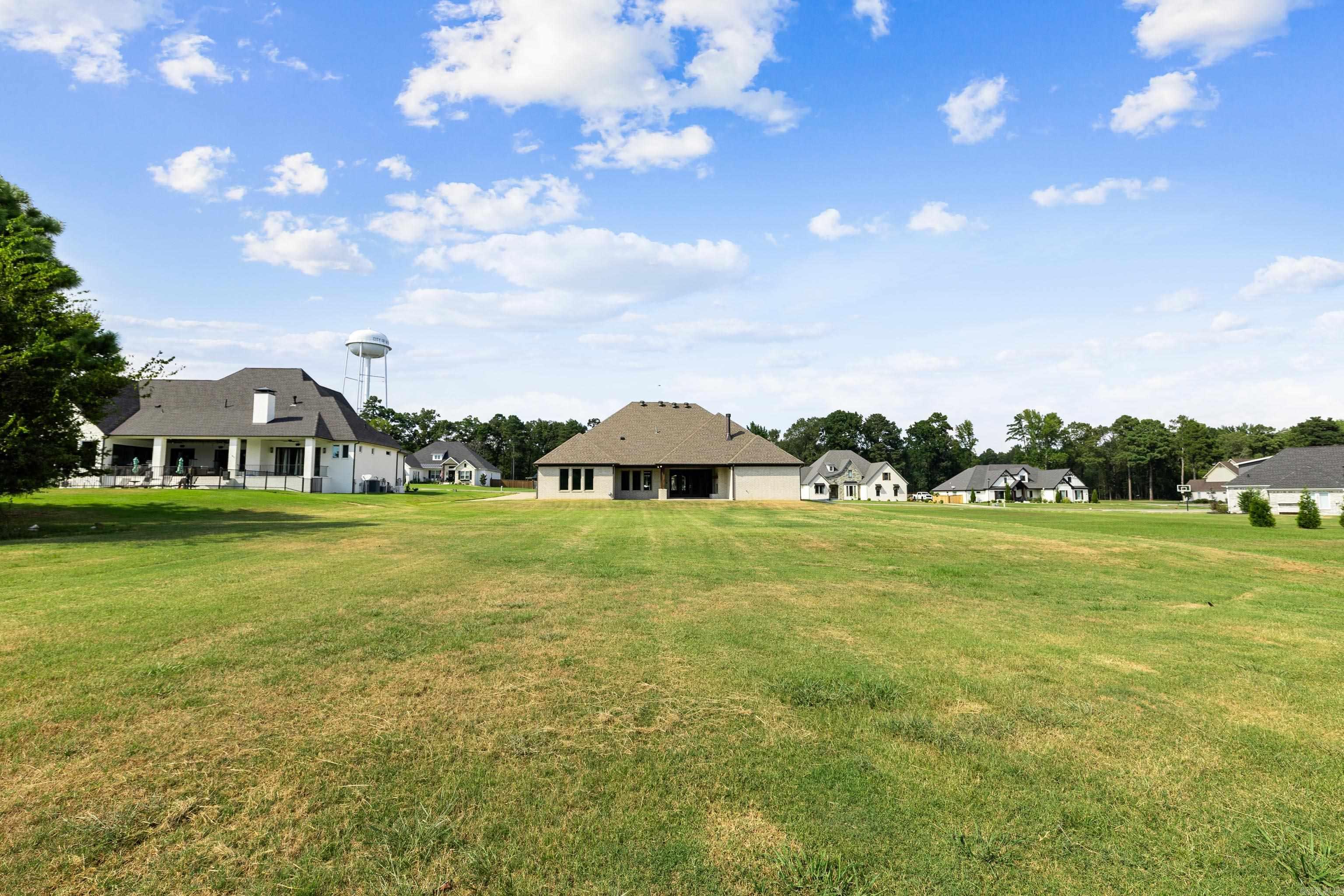 THE VINEYARD - Residential