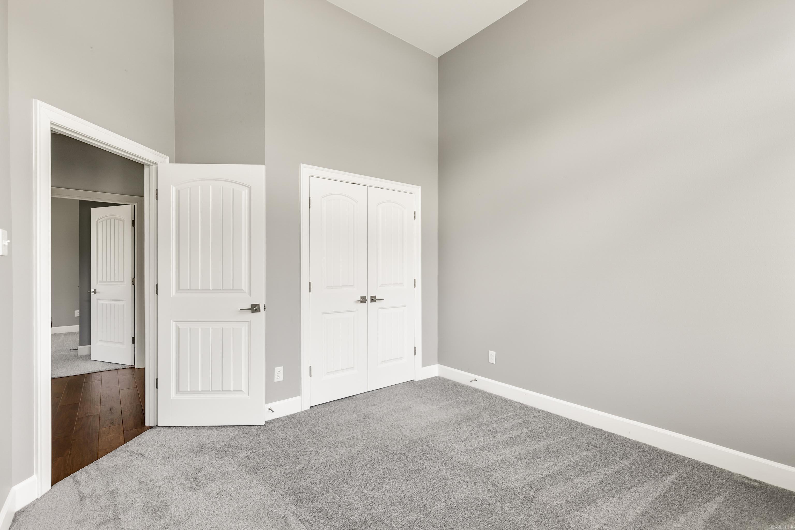 THE VINEYARD - Residential