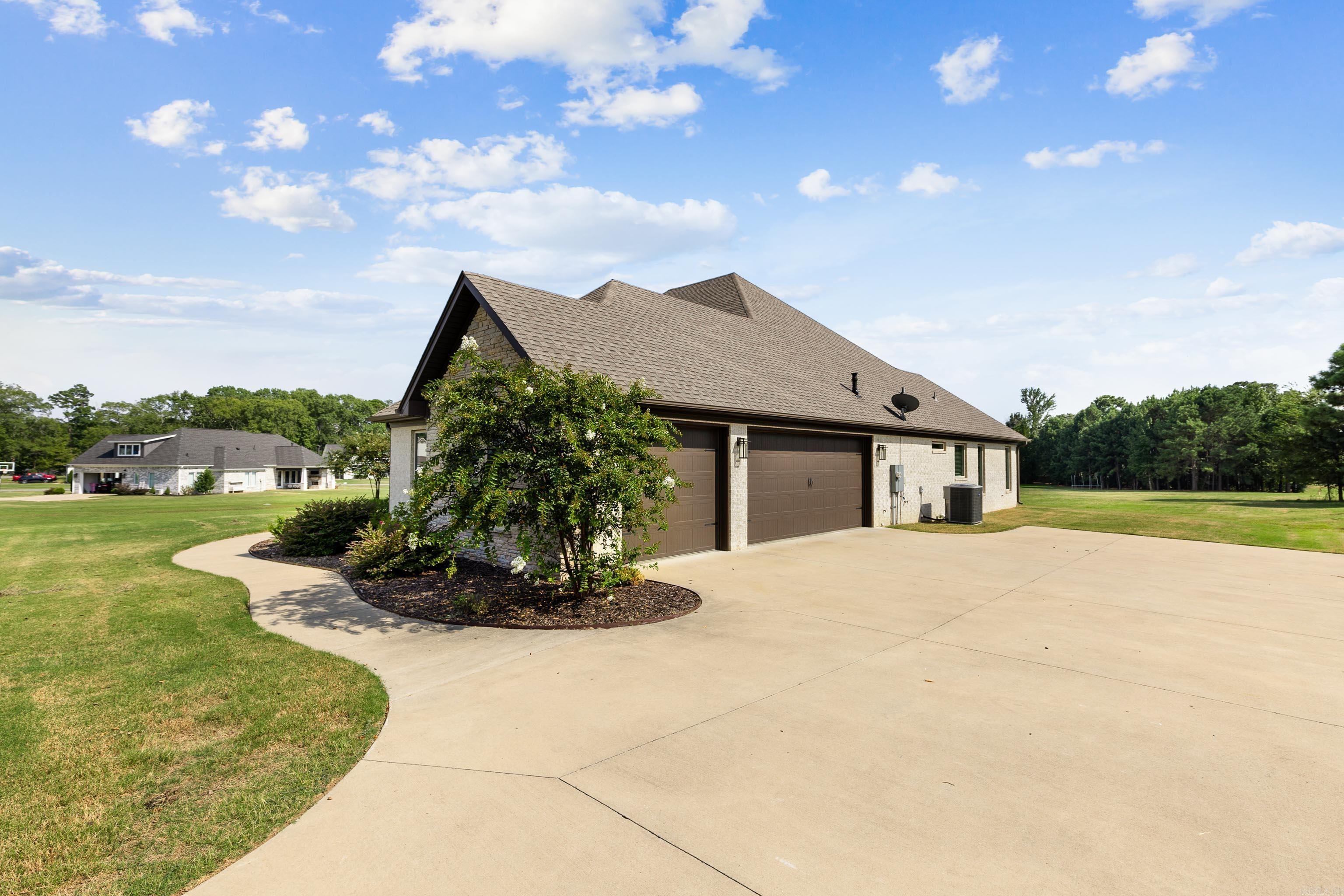 THE VINEYARD - Residential