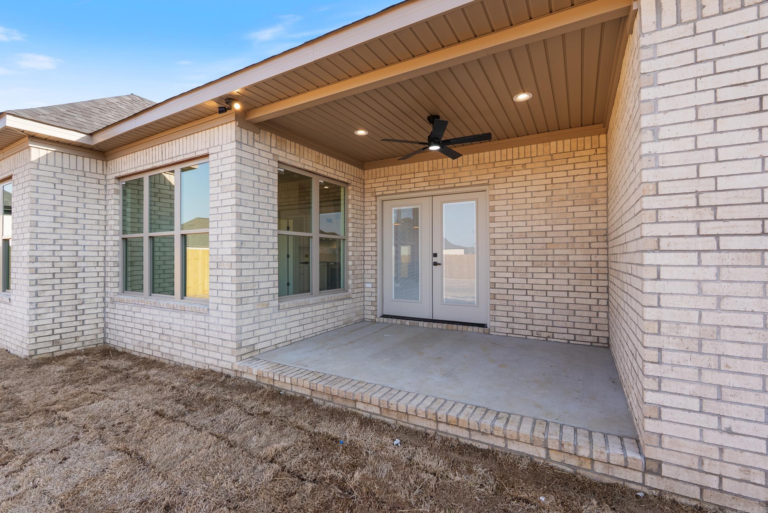 EAST MEADOW - Residential