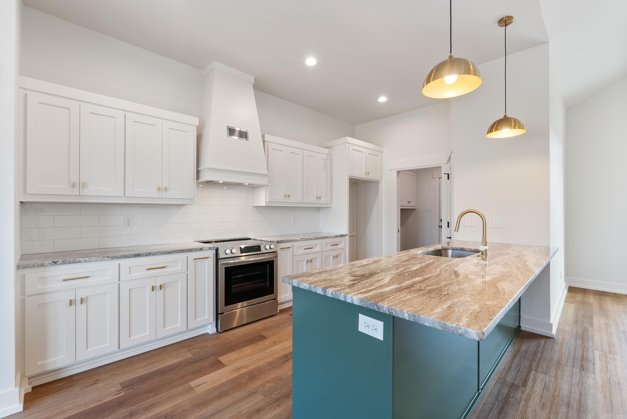 EAST MEADOW - Residential