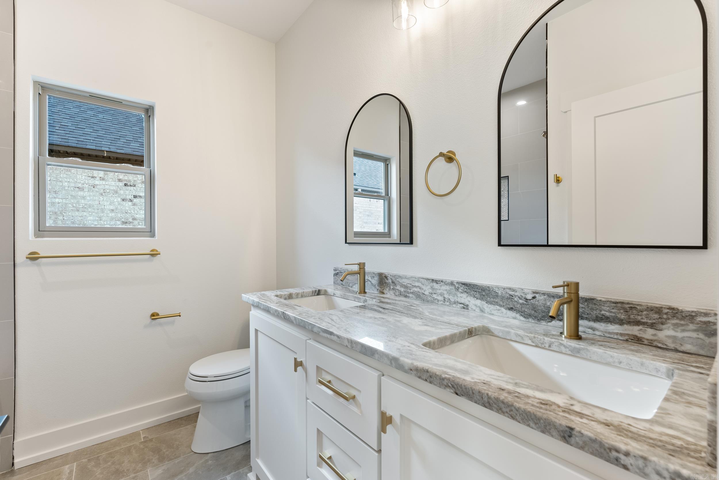 EAST MEADOW - Residential