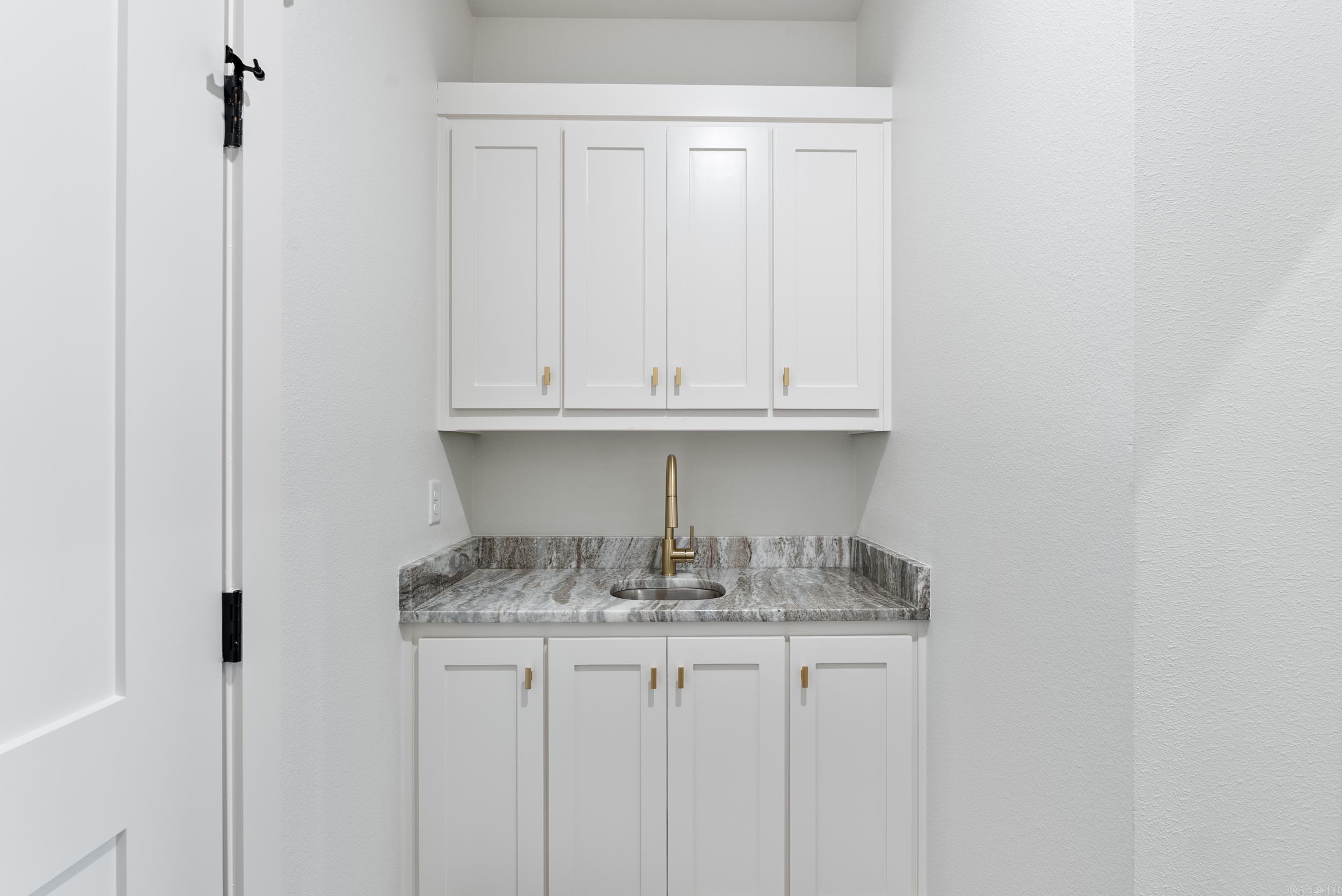 EAST MEADOW - Residential