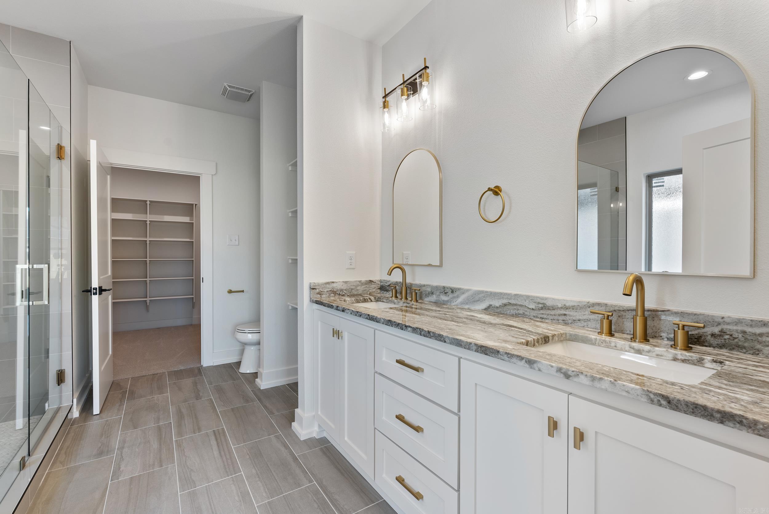 EAST MEADOW - Residential