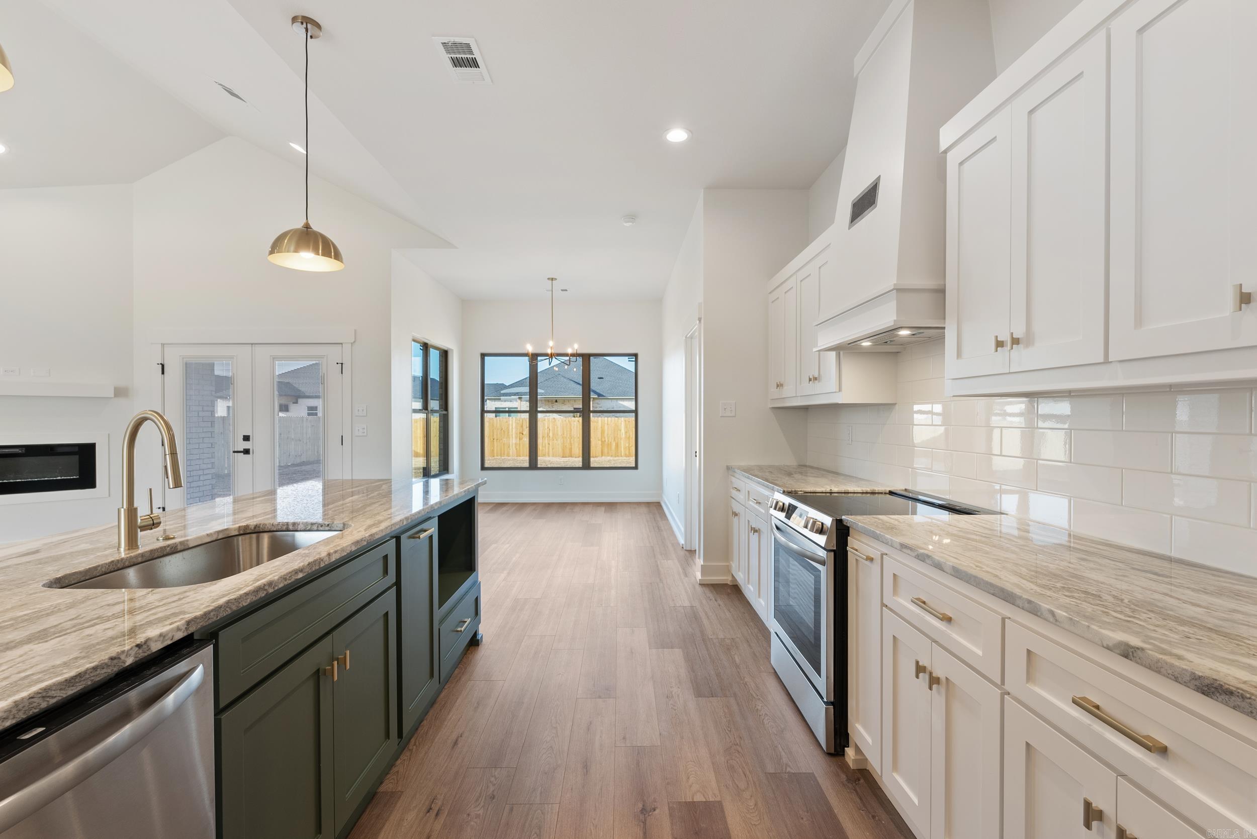 EAST MEADOW - Residential