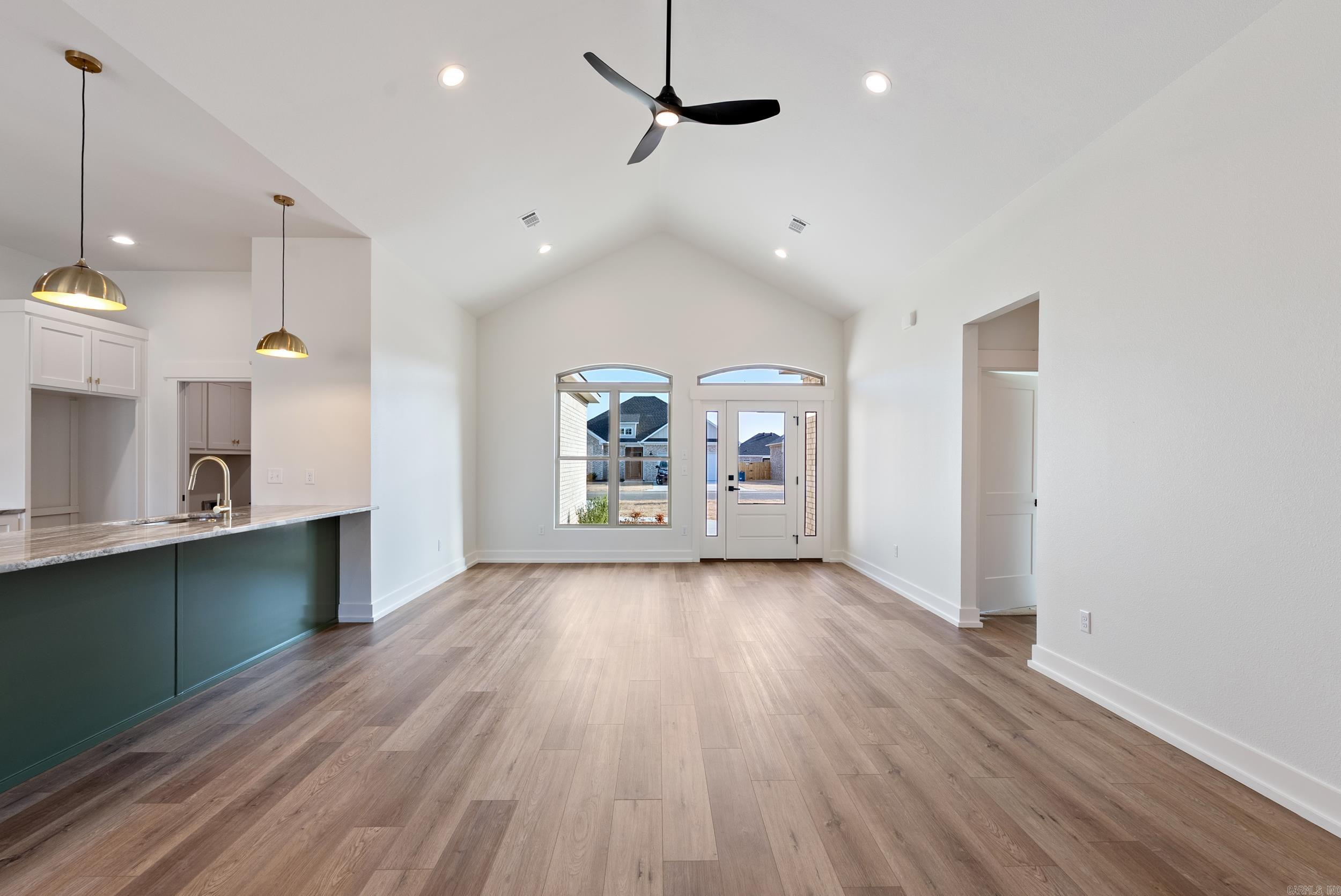 EAST MEADOW - Residential