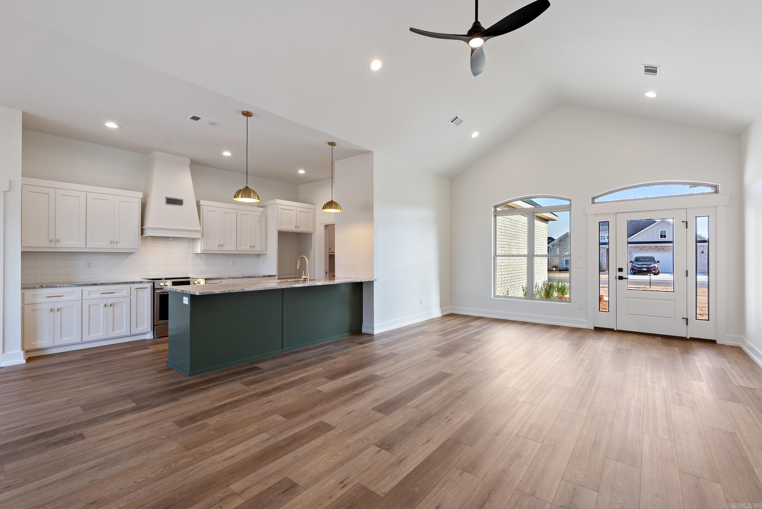 EAST MEADOW - Residential