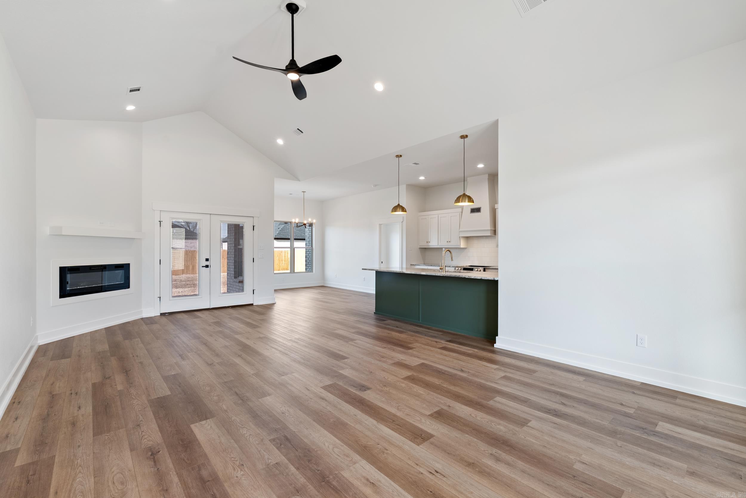 EAST MEADOW - Residential