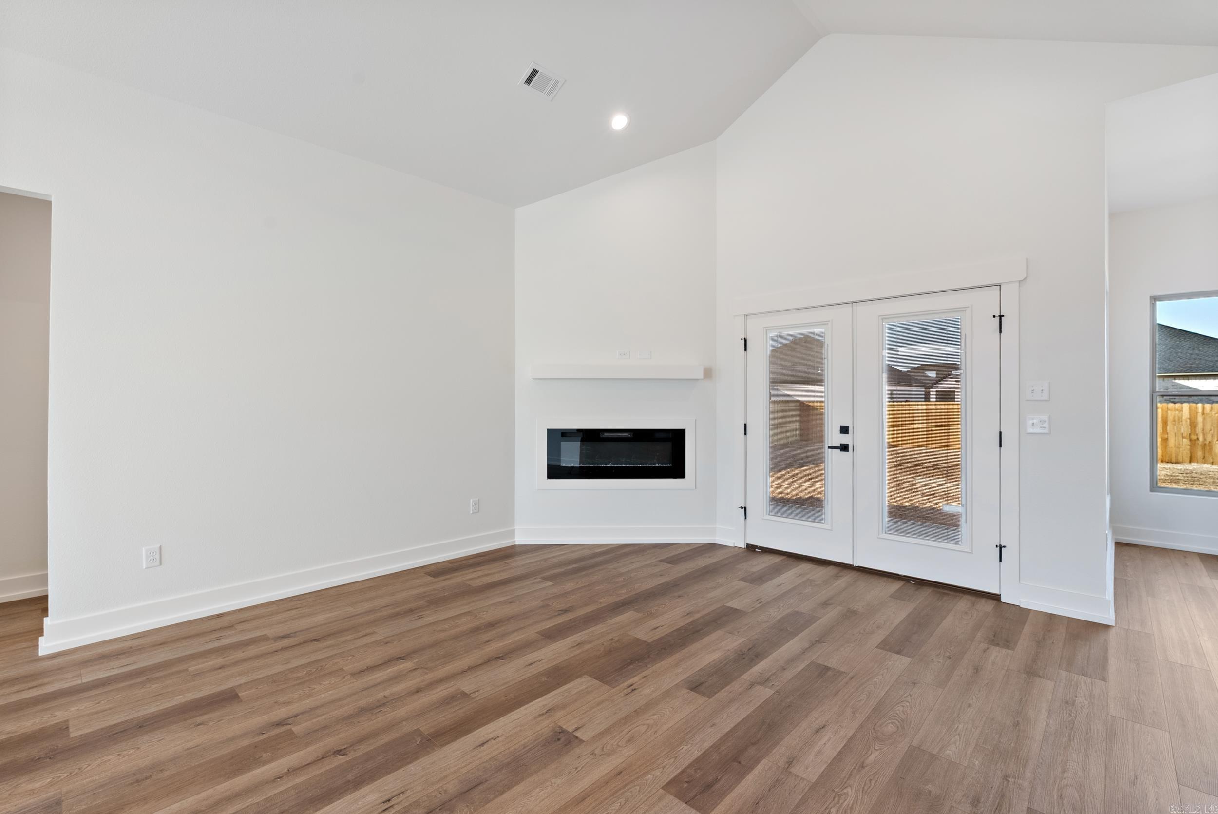 EAST MEADOW - Residential