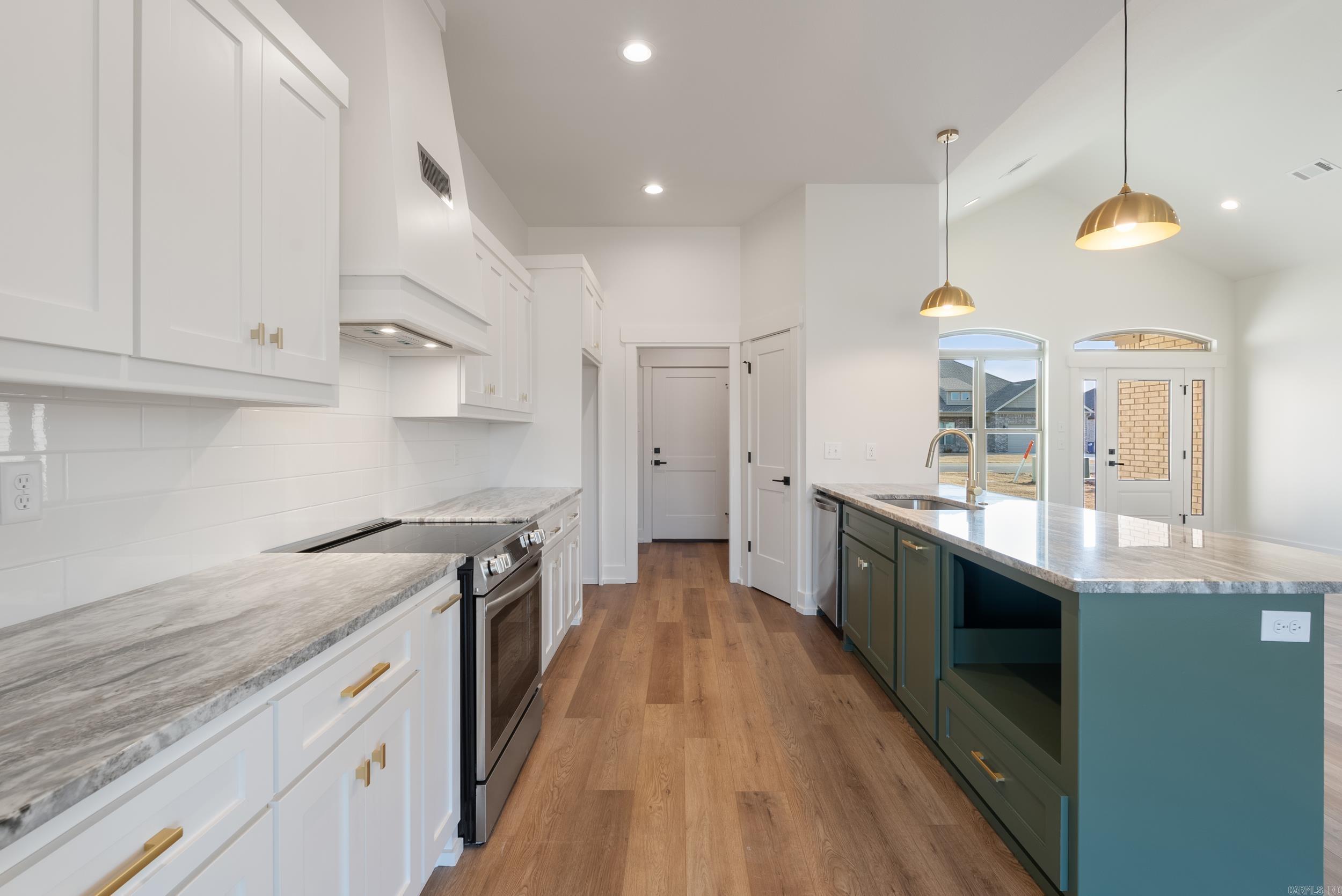 EAST MEADOW - Residential