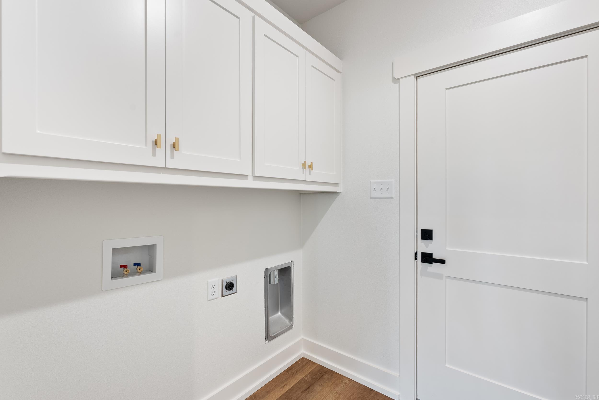 EAST MEADOW - Residential