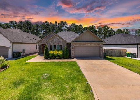 Photo of 317 Rosemary Way, Little Rock, AR 72223 (MLS # 26014781)