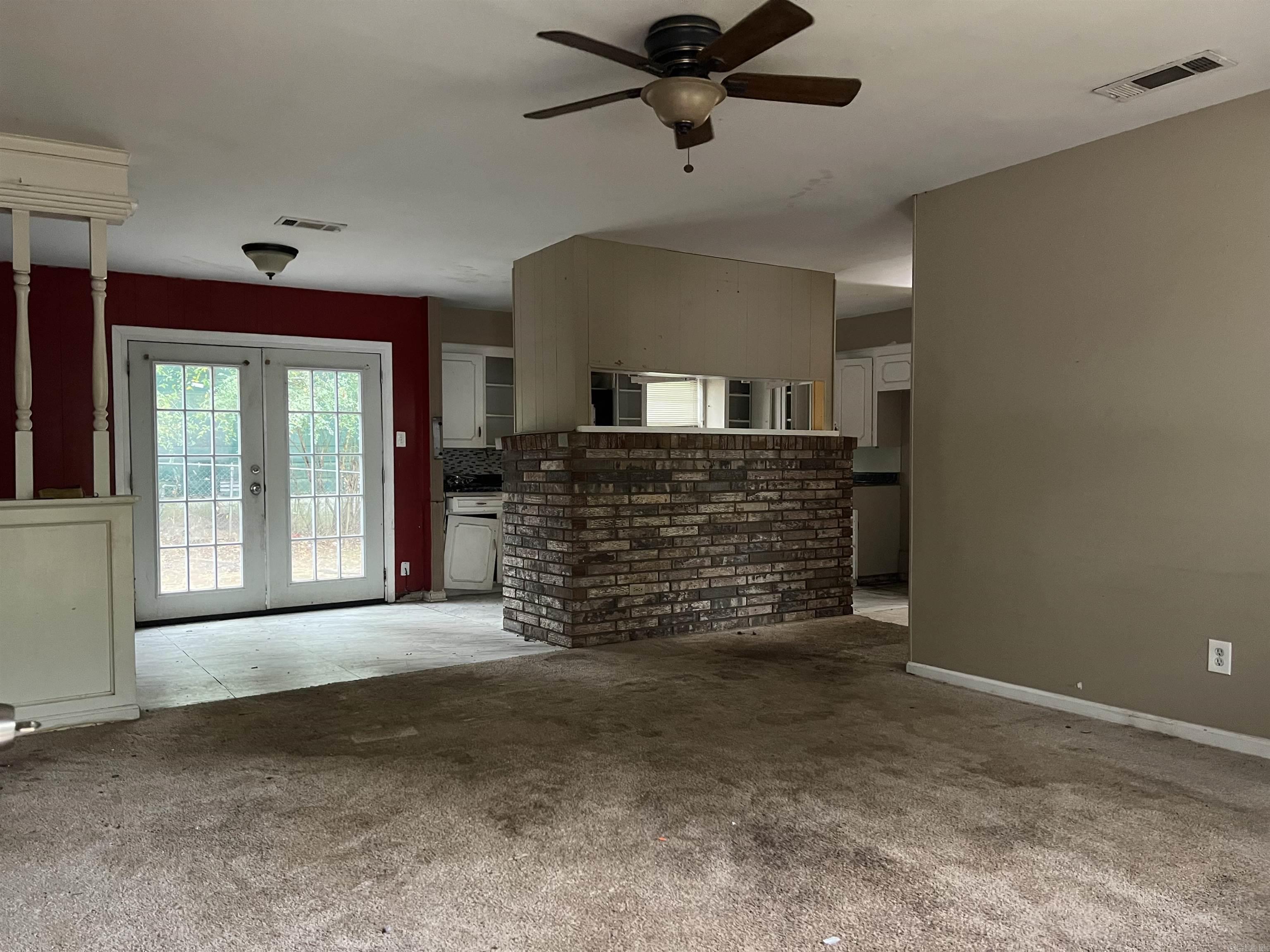 Burnelle Manor - Residential