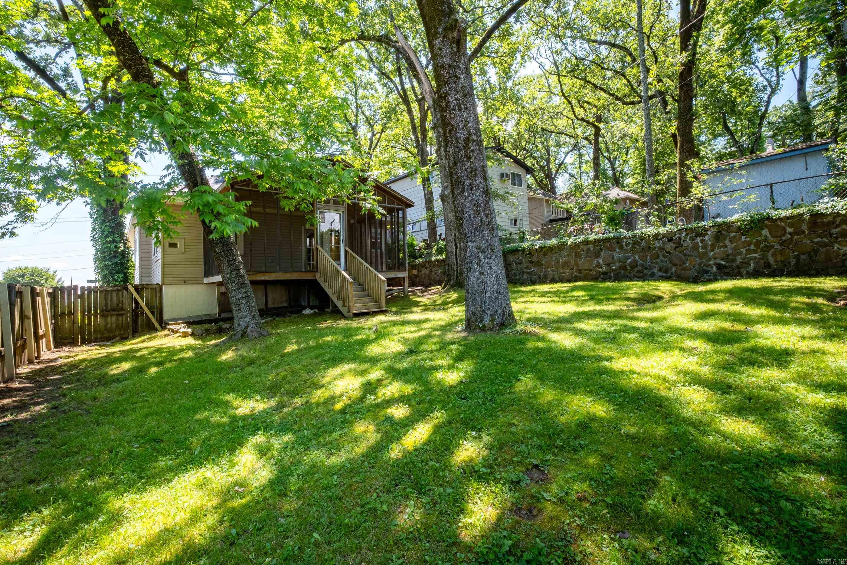 EAST PULASKI HGTS - Residential