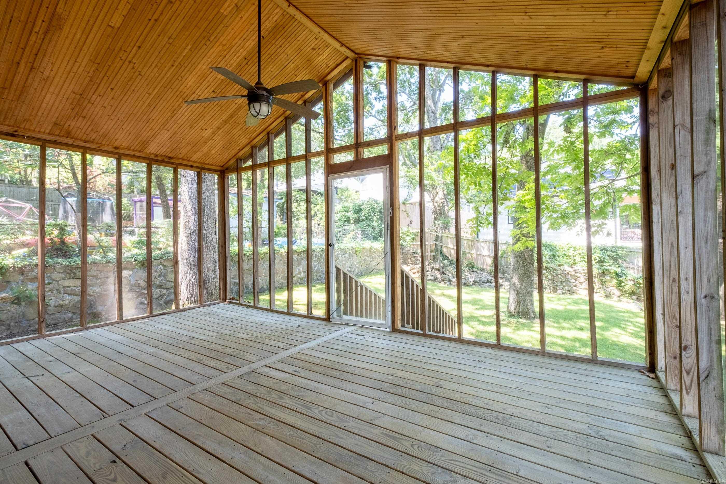 EAST PULASKI HGTS - Residential