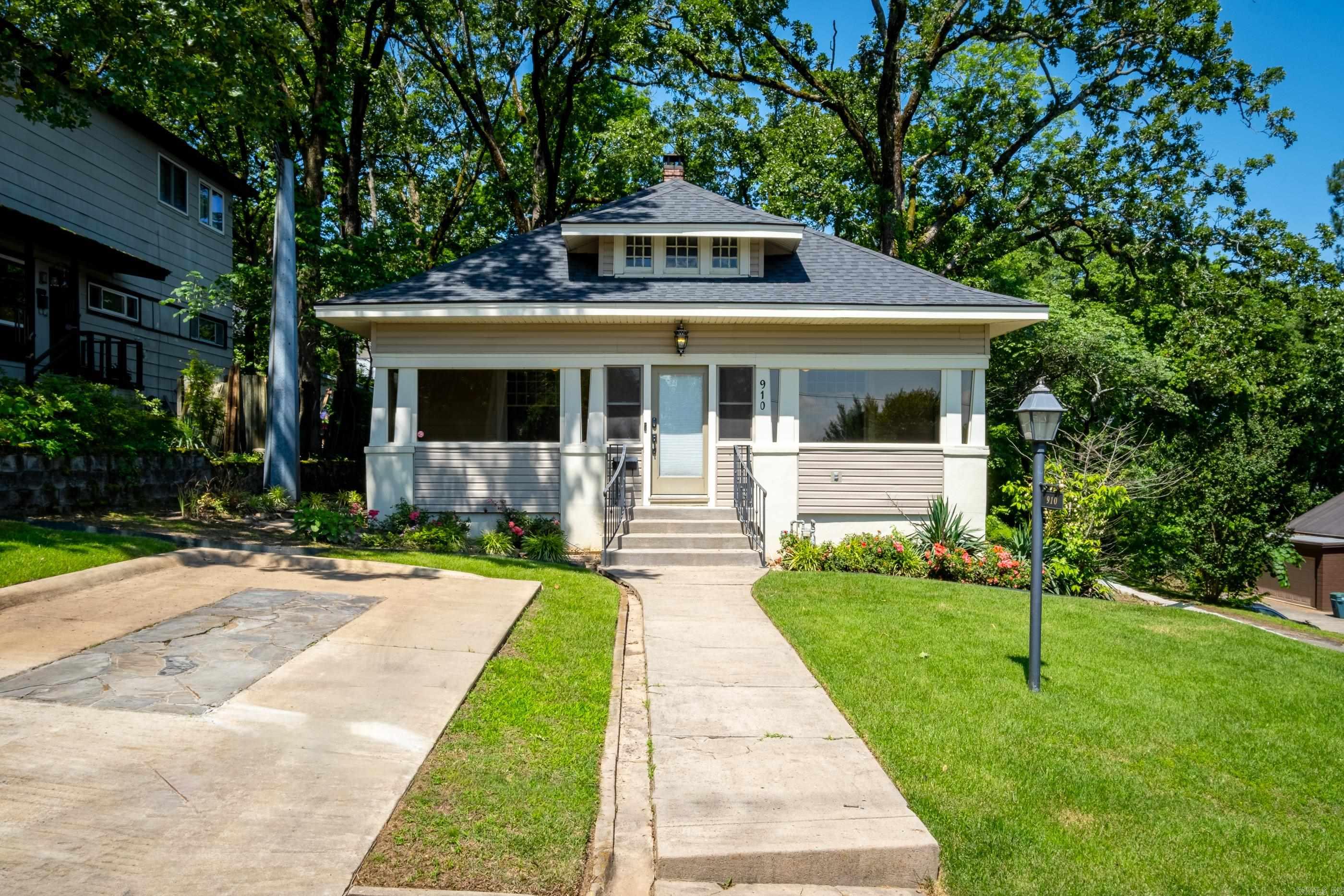 EAST PULASKI HGTS - Residential