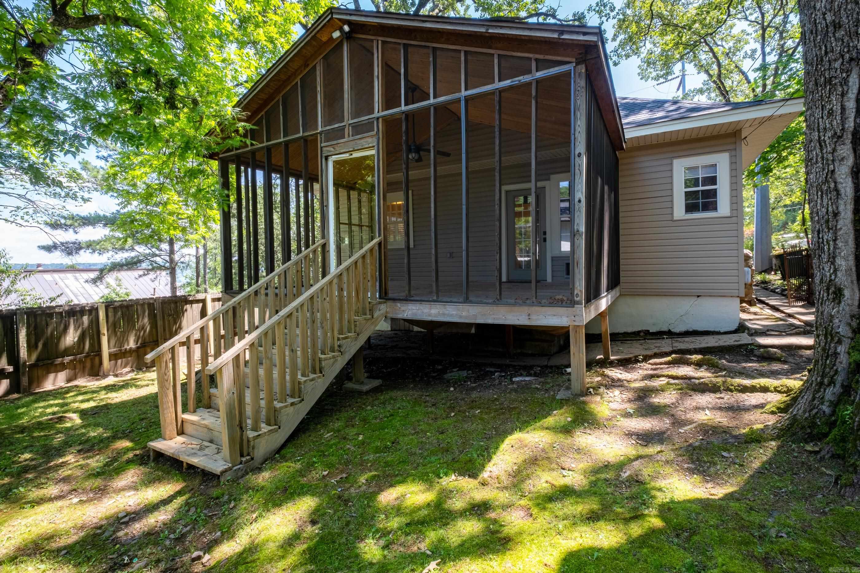 EAST PULASKI HGTS - Residential