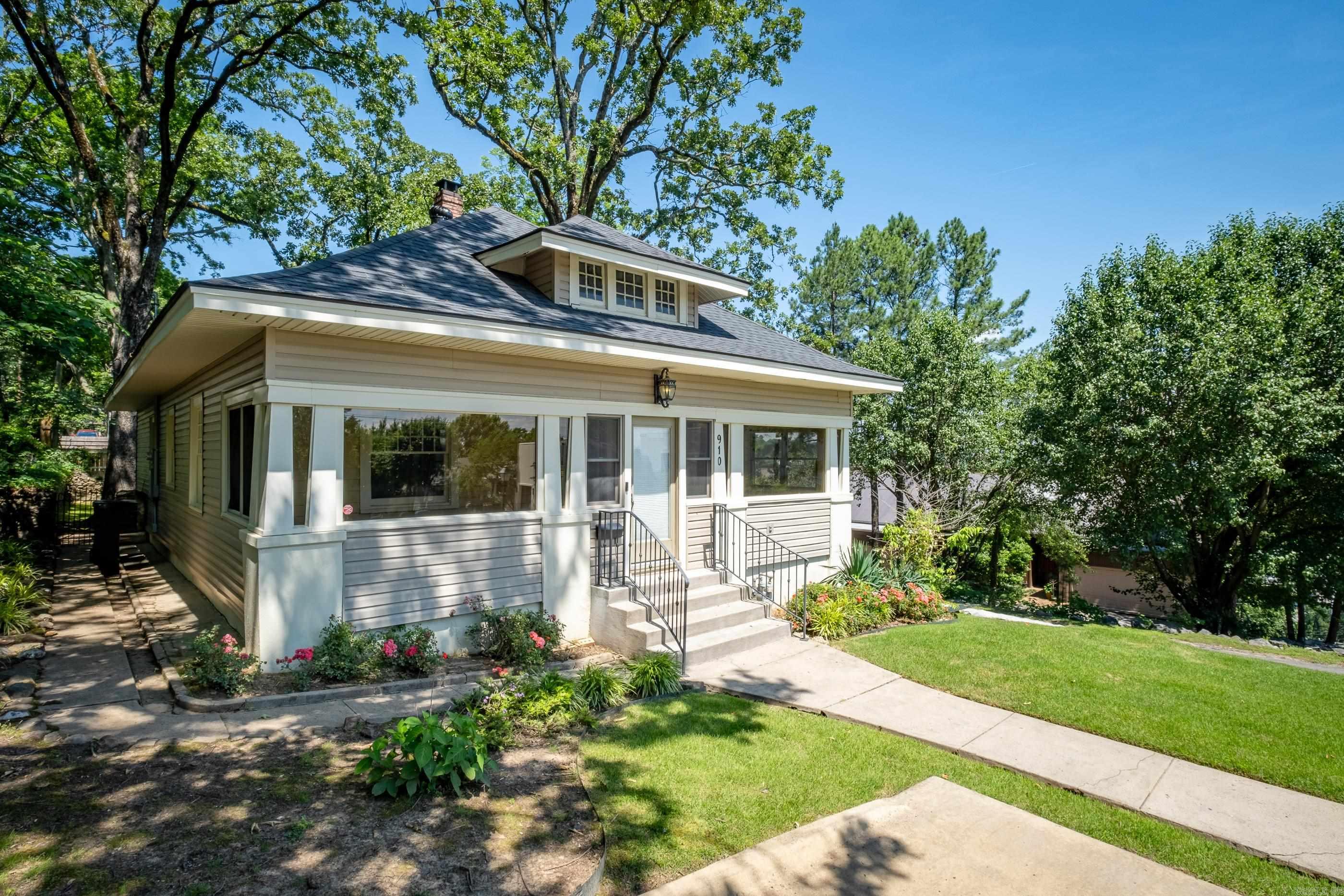 EAST PULASKI HGTS - Residential