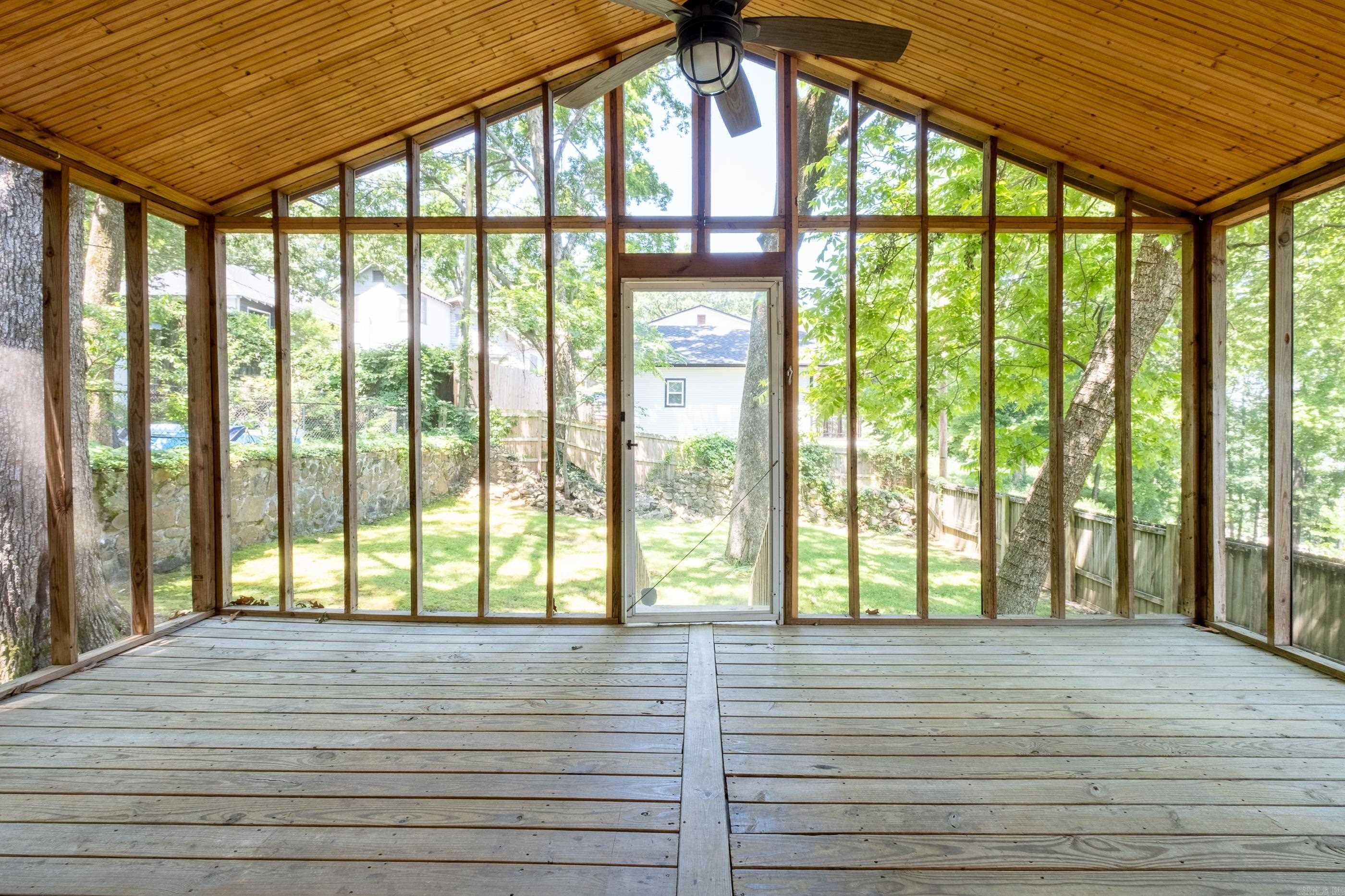 EAST PULASKI HGTS - Residential