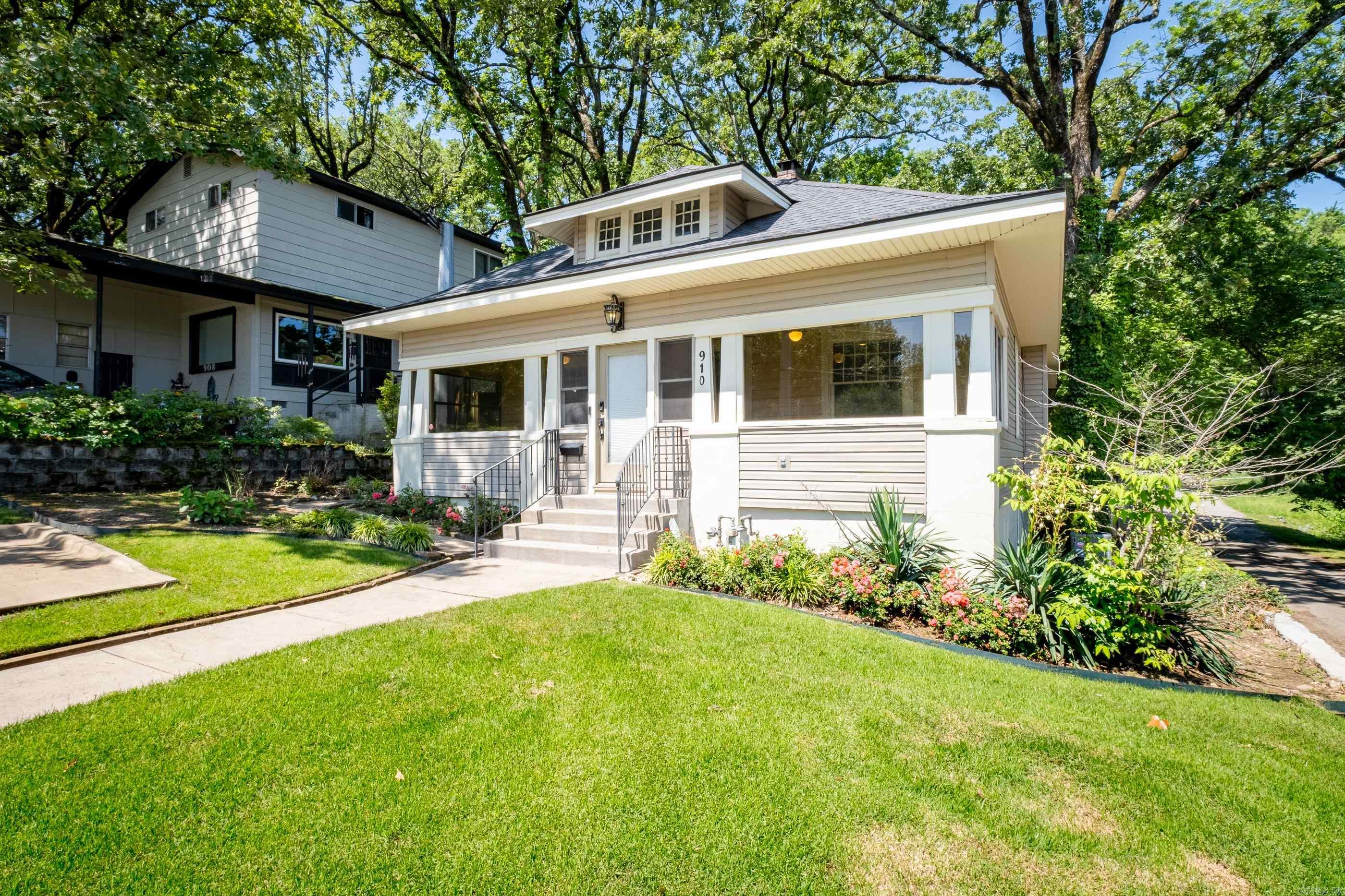 EAST PULASKI HGTS - Residential