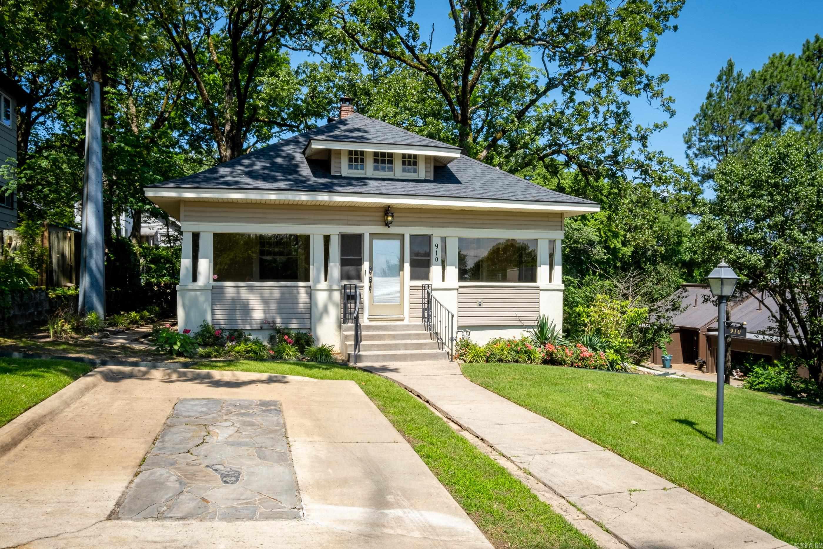 EAST PULASKI HGTS - Residential