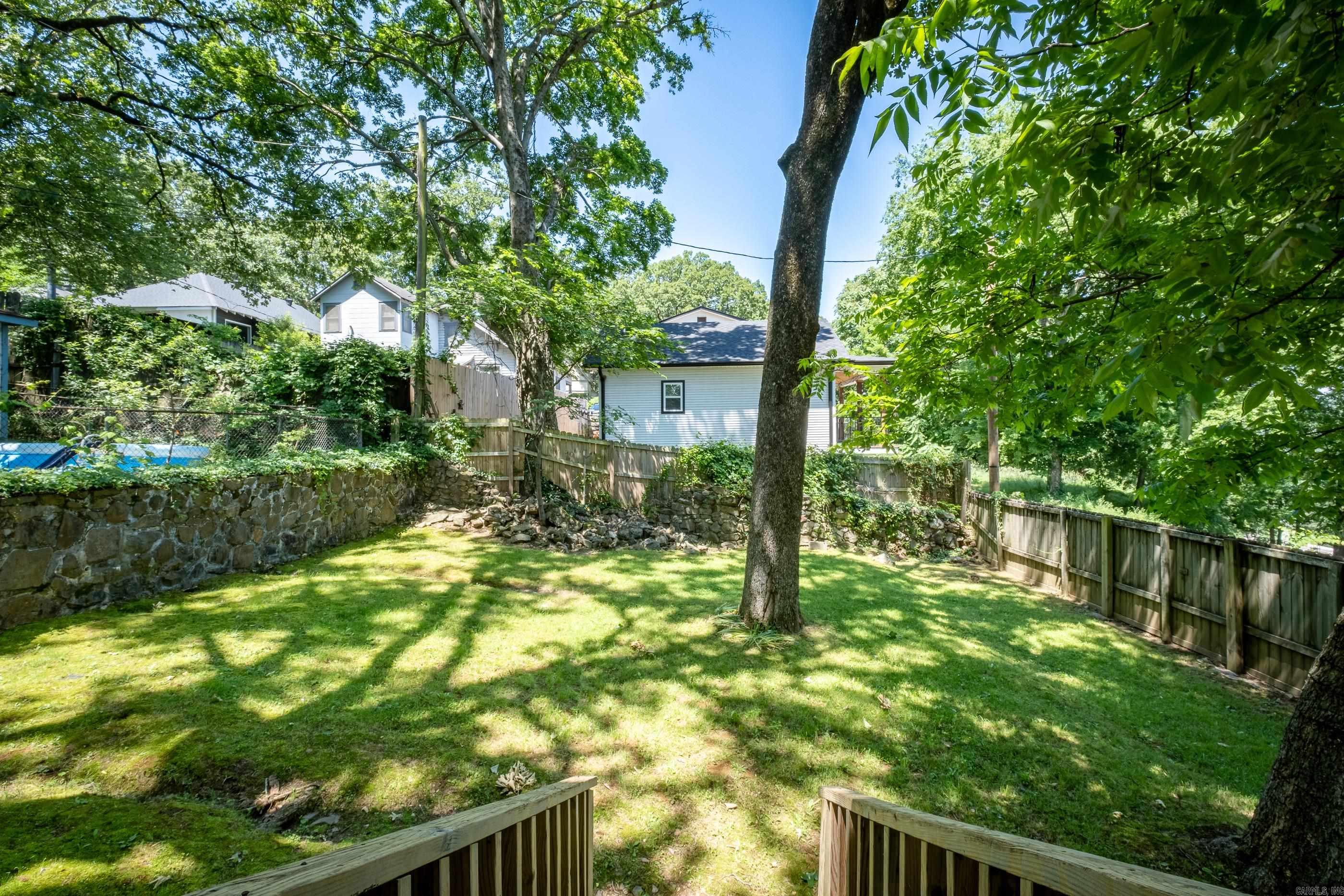 EAST PULASKI HGTS - Residential