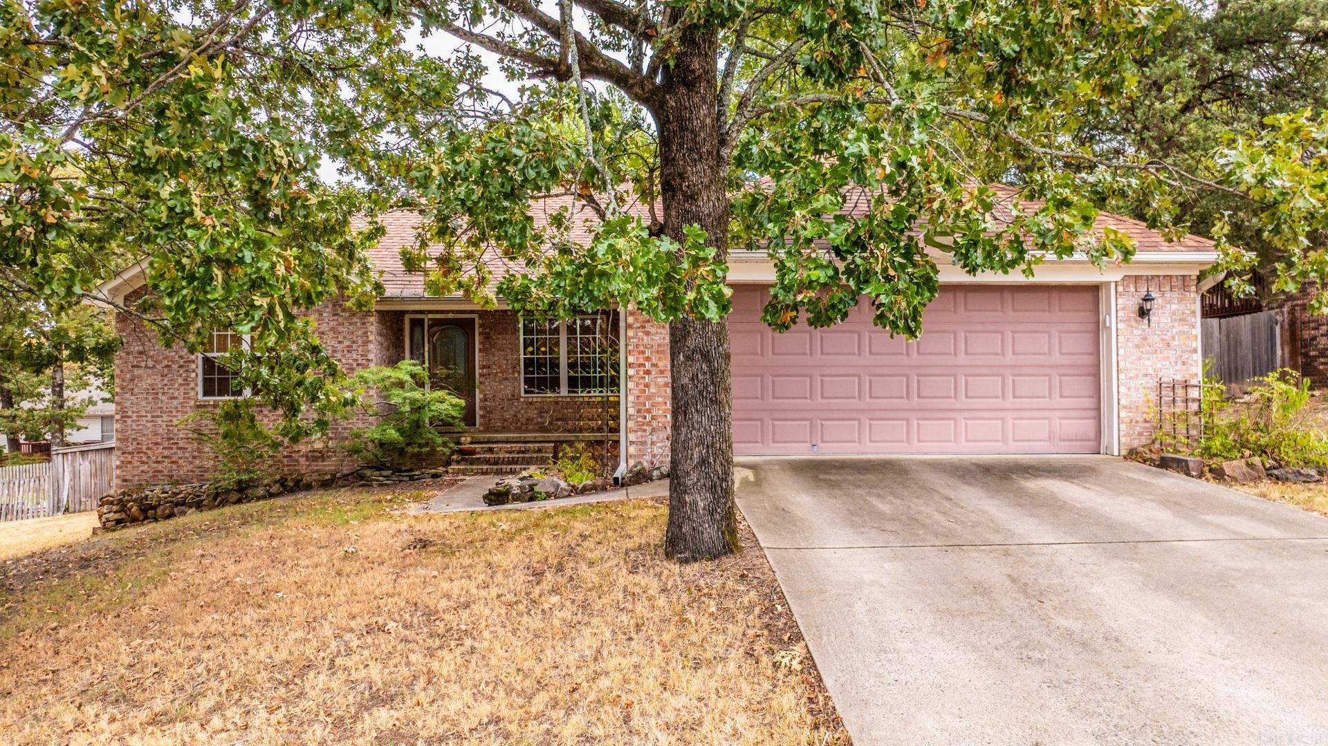 Home with In-Ground Pool Welcome to your dream home in a desirable neighborhood! This bright 3-bedroom, 2-bath residence features a modern kitchen, a spacious master suite with an en-suite bath, and two additional bedrooms. Nice 3 bed/2bath home in an established neighborhood close to schools and shopping. Step outside to your private oasis with a stunning in-ground pool, perfect for fun and entertaining. This home offers both comfort and convenience. Donāt miss out on this fantastic opportunity!