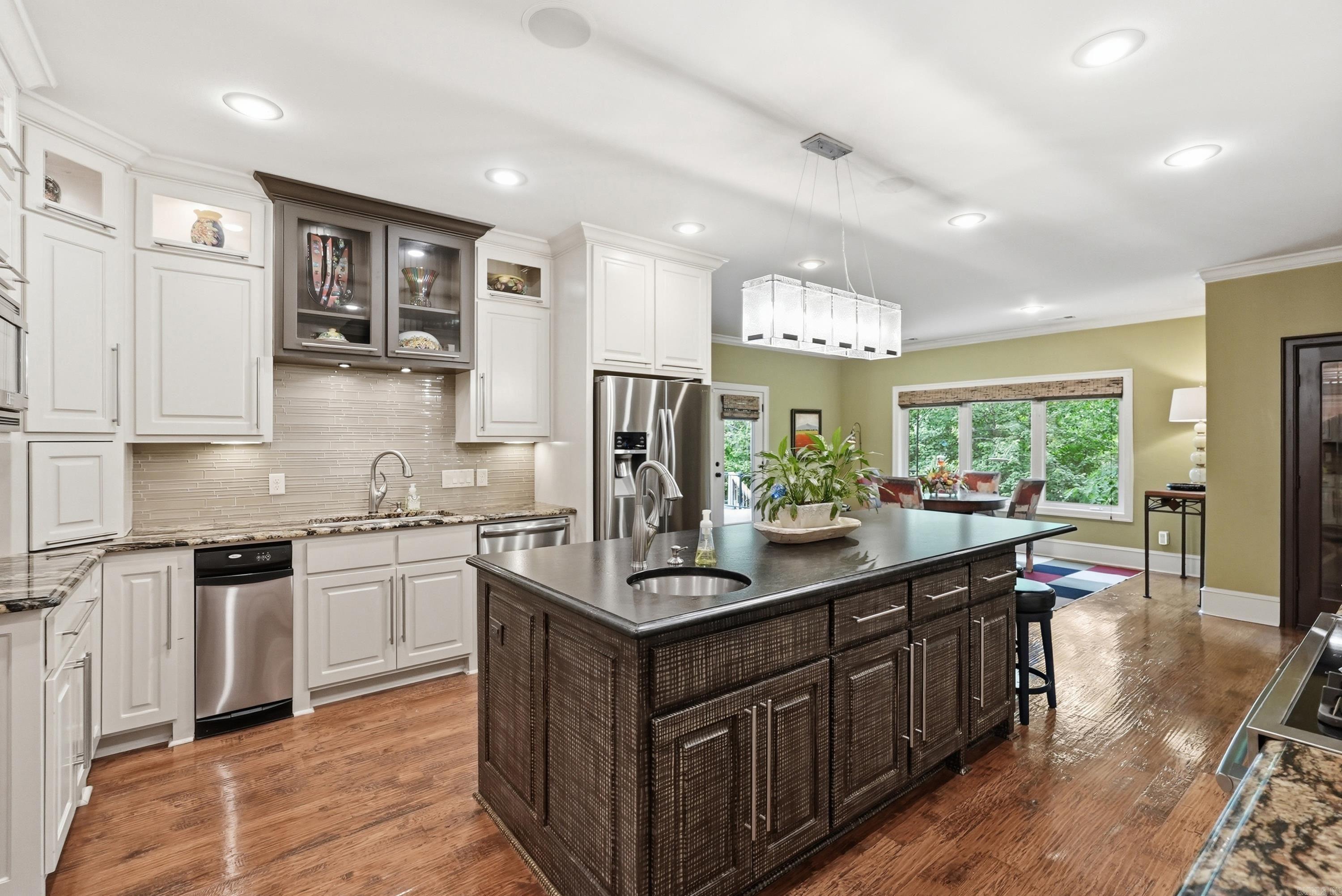 WOODLANDS EDGE - Residential