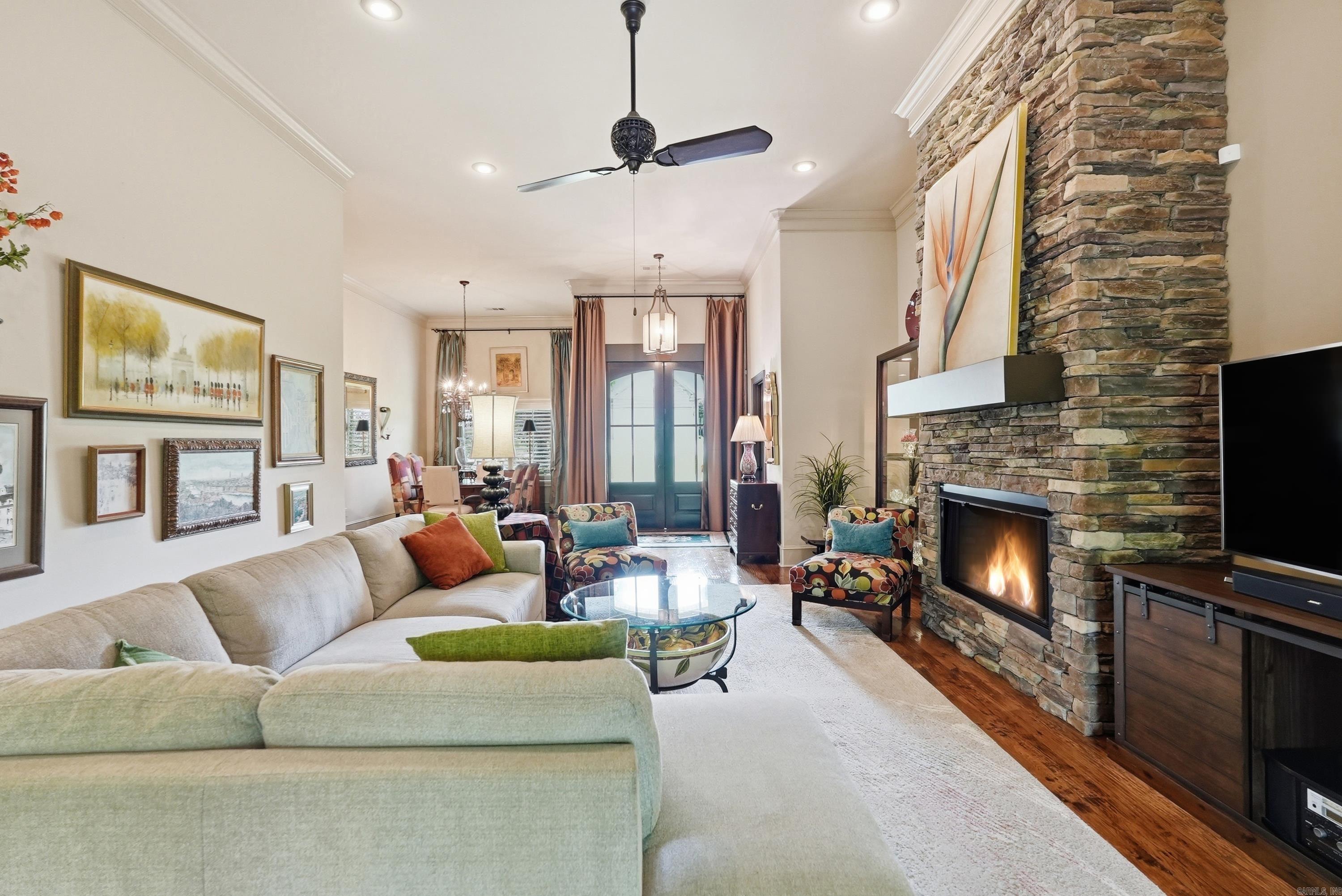 WOODLANDS EDGE - Residential