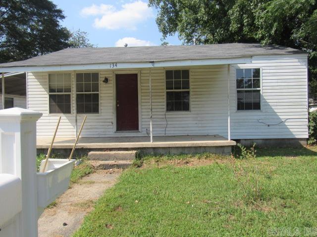 INVESTORS!!! Come add to your rent Portfolio. New HWH, roof is 3 years old, new subfloor. Great investment opportunity, lots of new builds are coming in the neighborhood rents being paid are potentially higher. Close to the LRAFB and just blocks from the Jacksonville Senior Citizens Center.