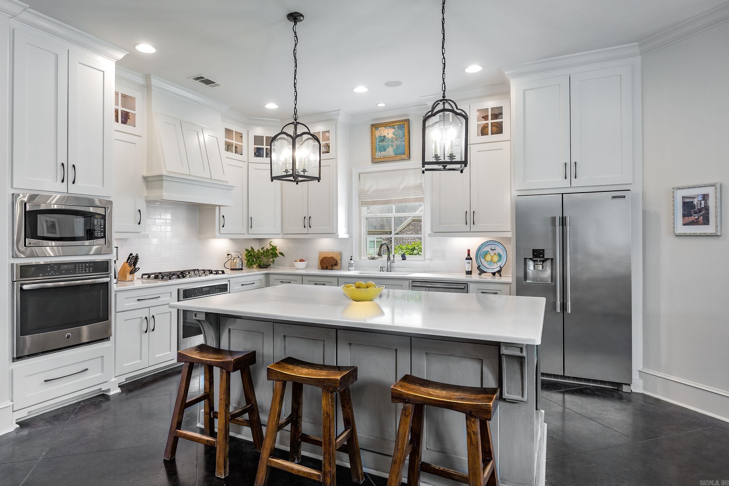 WOODLANDS EDGE - Residential
