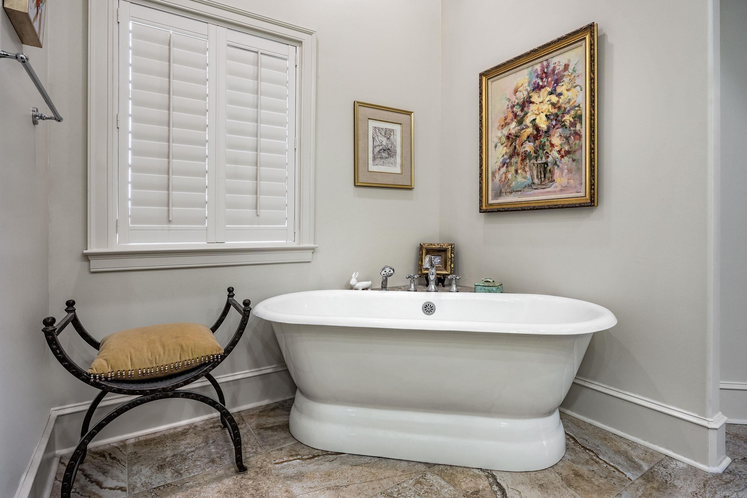 WOODLANDS EDGE - Residential