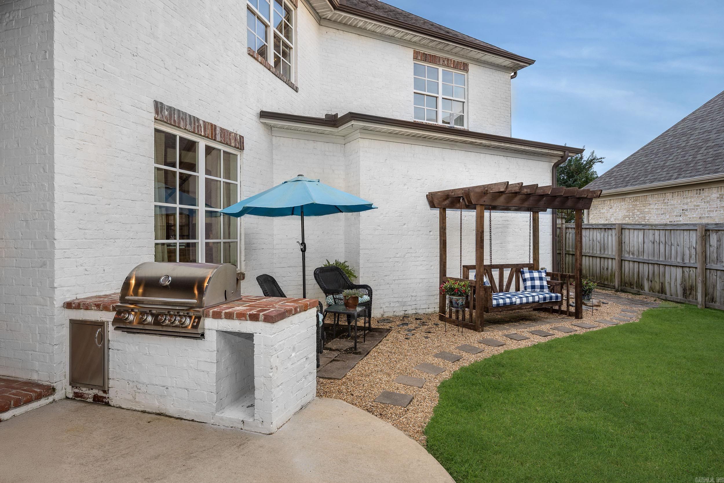 WOODLANDS EDGE - Residential