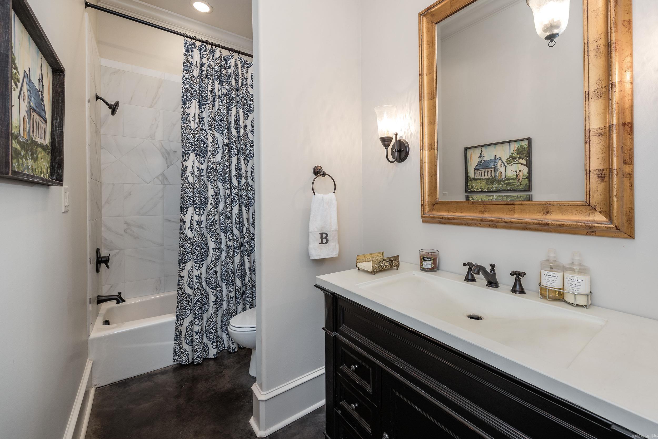 WOODLANDS EDGE - Residential