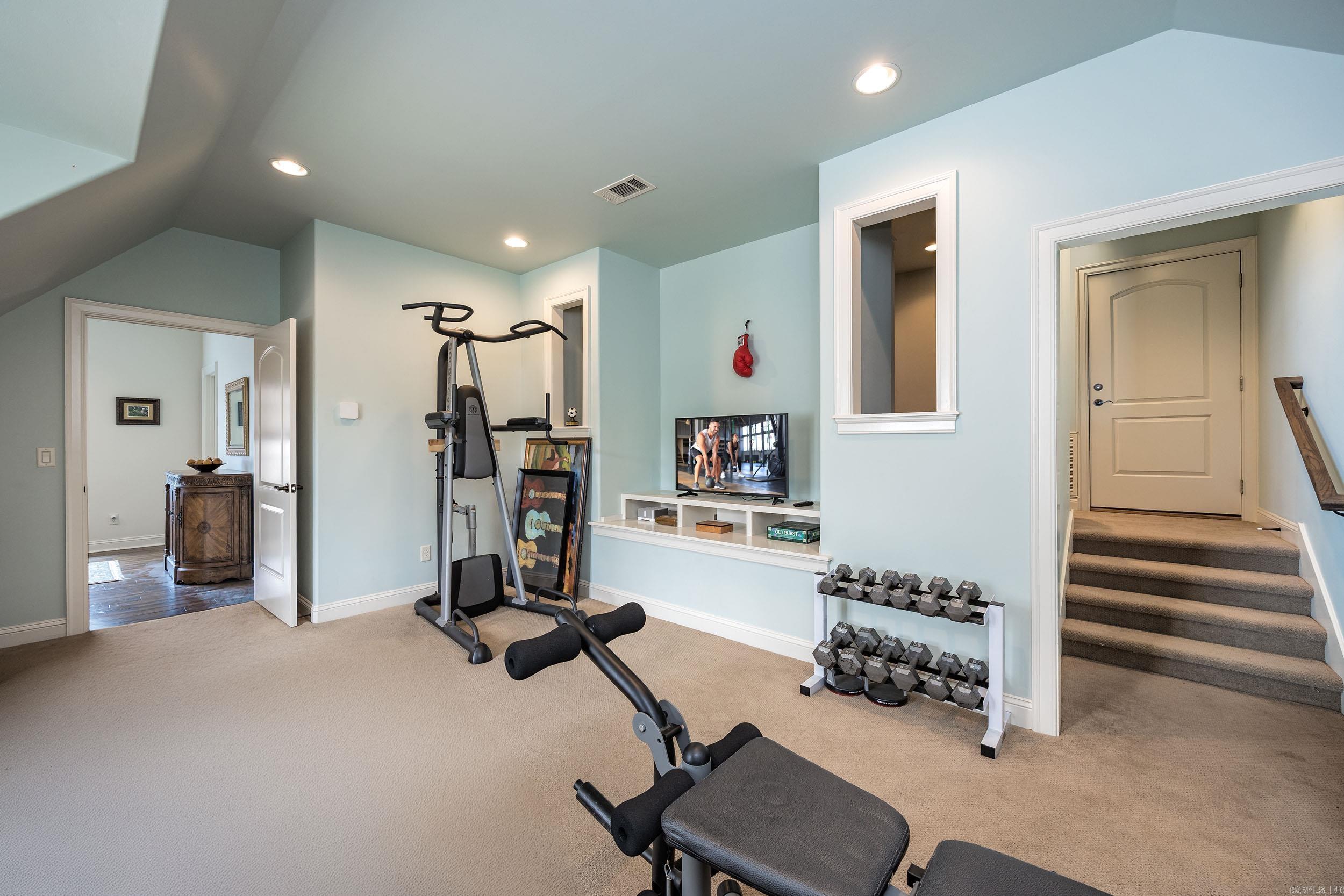 WOODLANDS EDGE - Residential